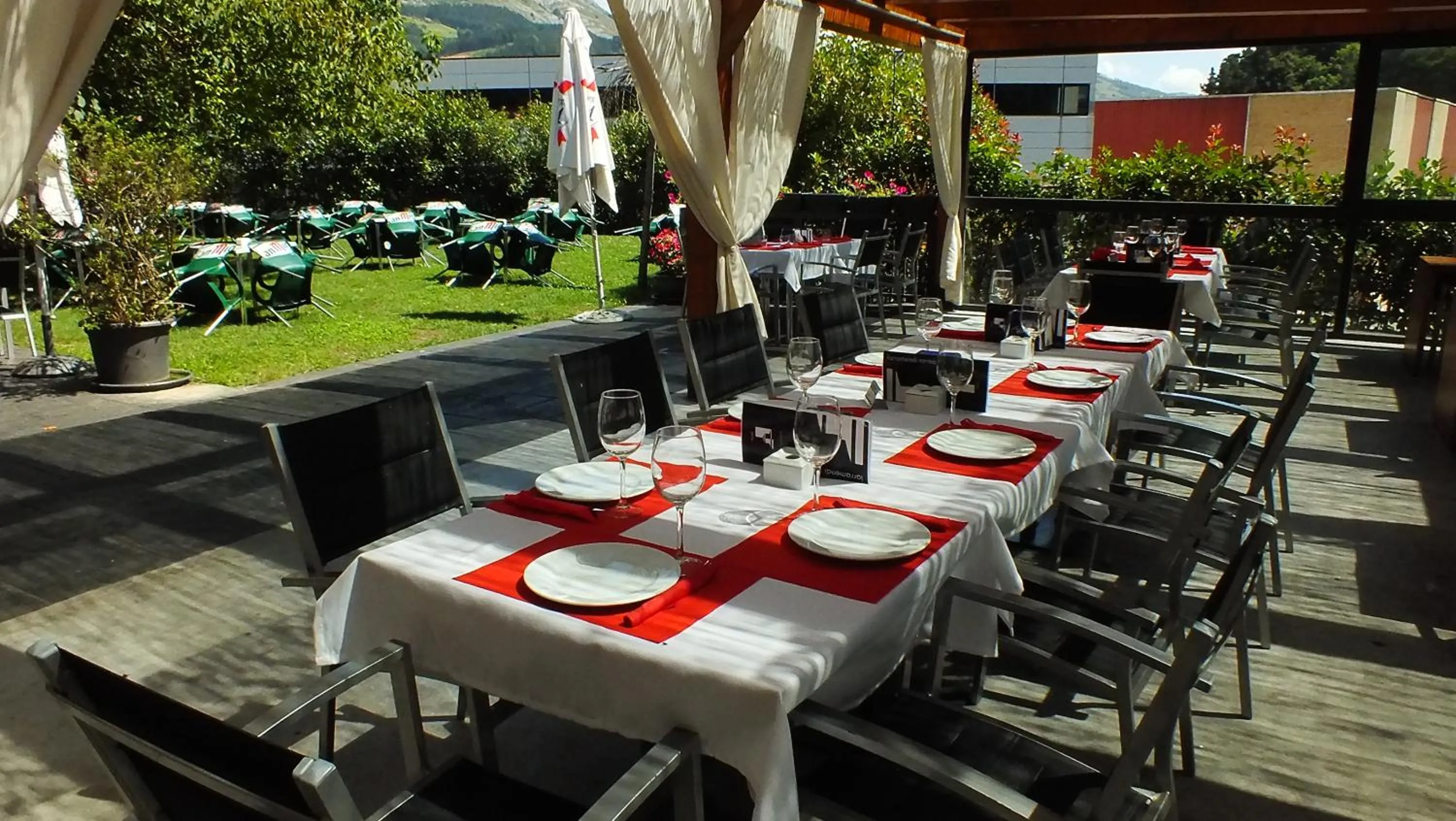 Restaurant/places to eat in Larramendi Torrea