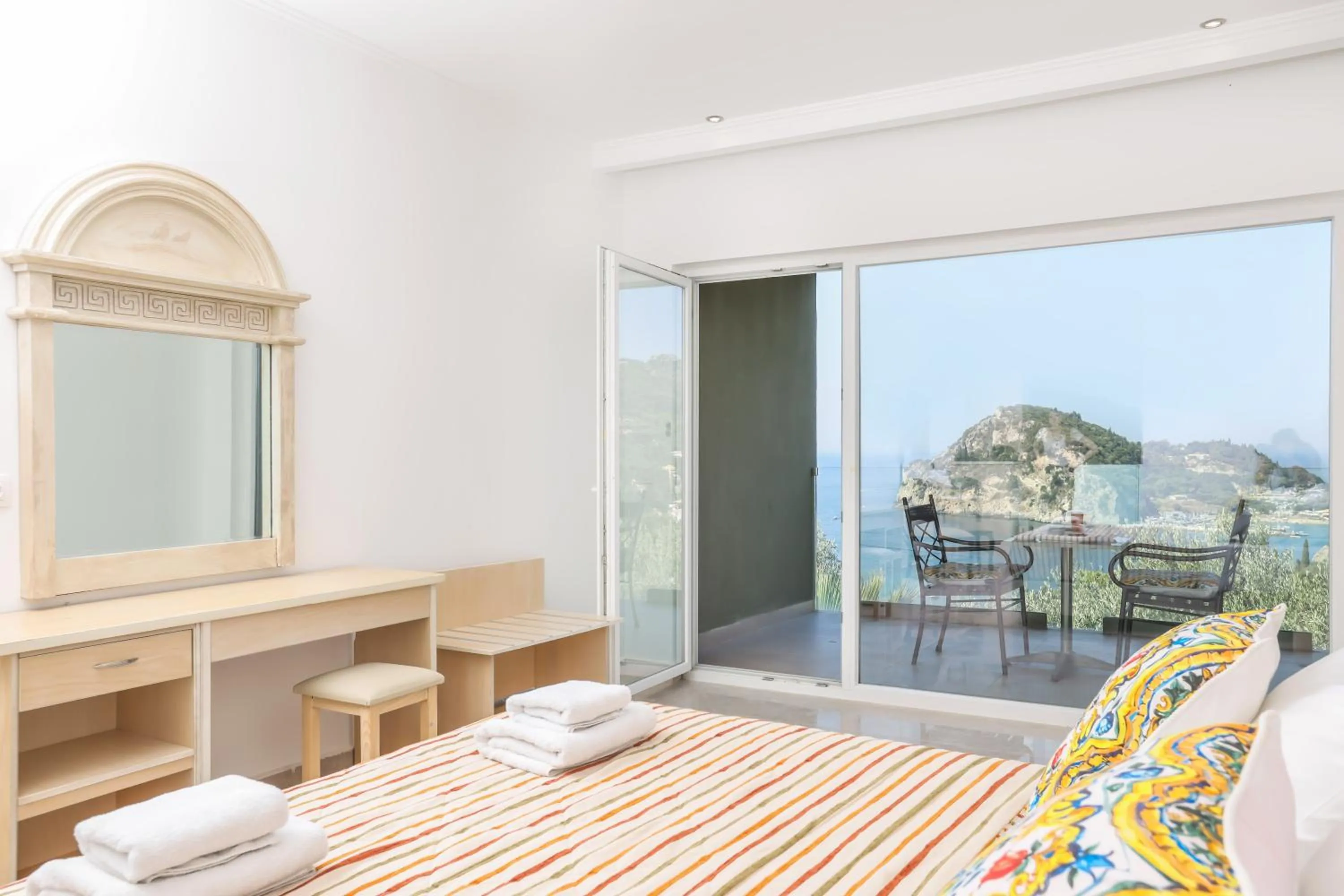 Bed in Paleokastritsa Palace - Adults Only