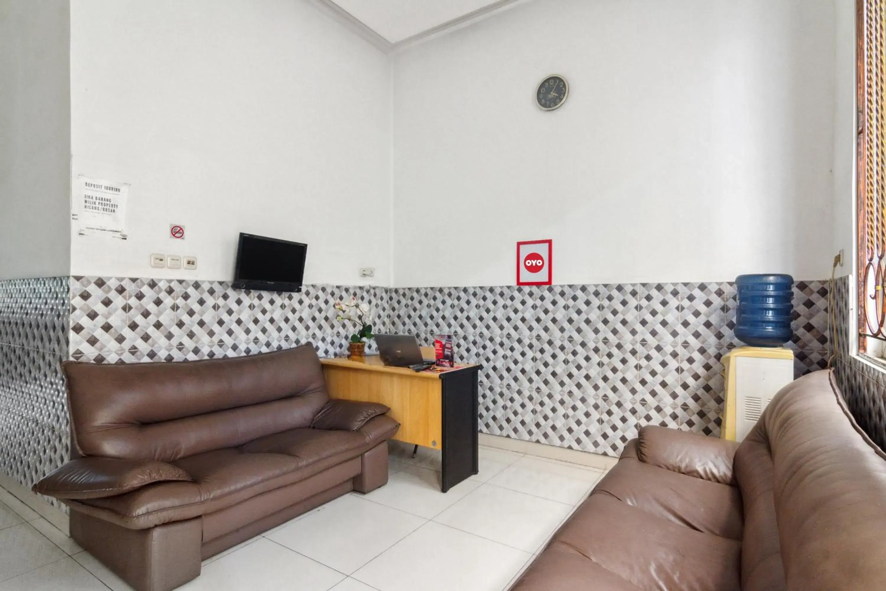 Lobby or reception in RedDoorz @ Permata Sari Karawaci Lobby or reception in RedDoorz @ Permata Sari Karawaci