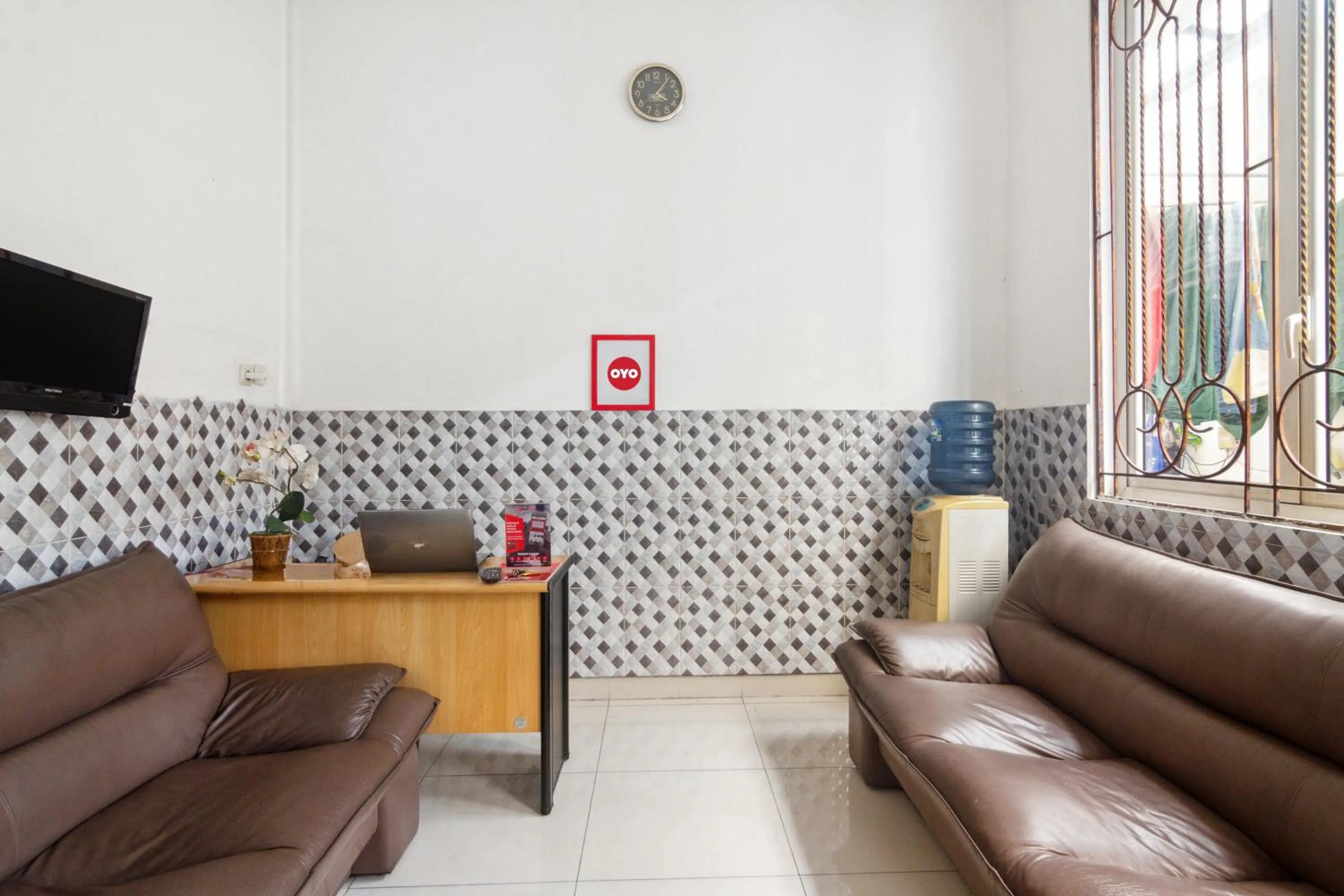 Lobby or reception in RedDoorz @ Permata Sari Karawaci