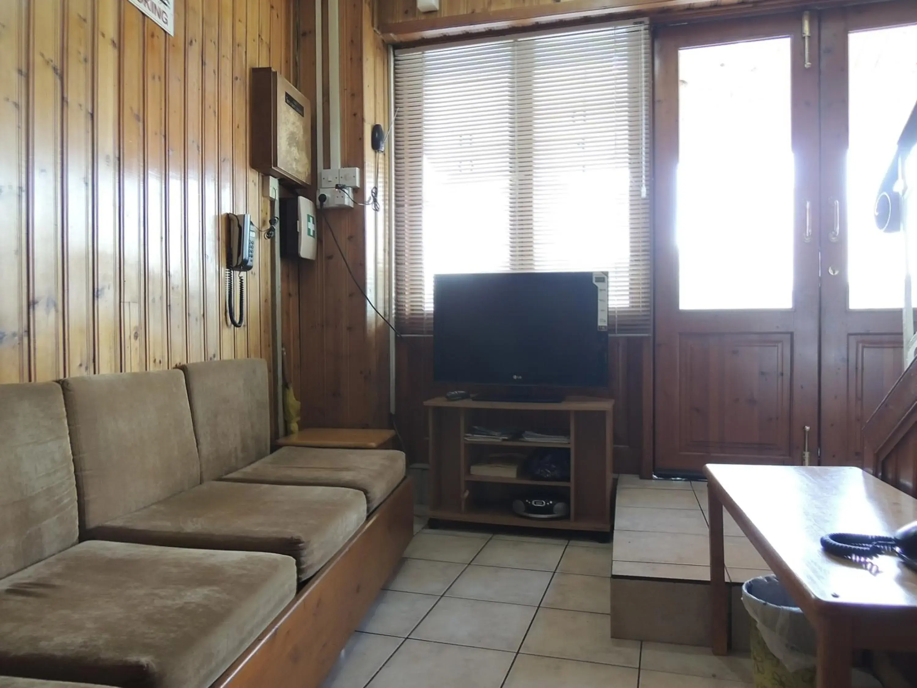 TV and multimedia, Seating Area in Delphi Hotel