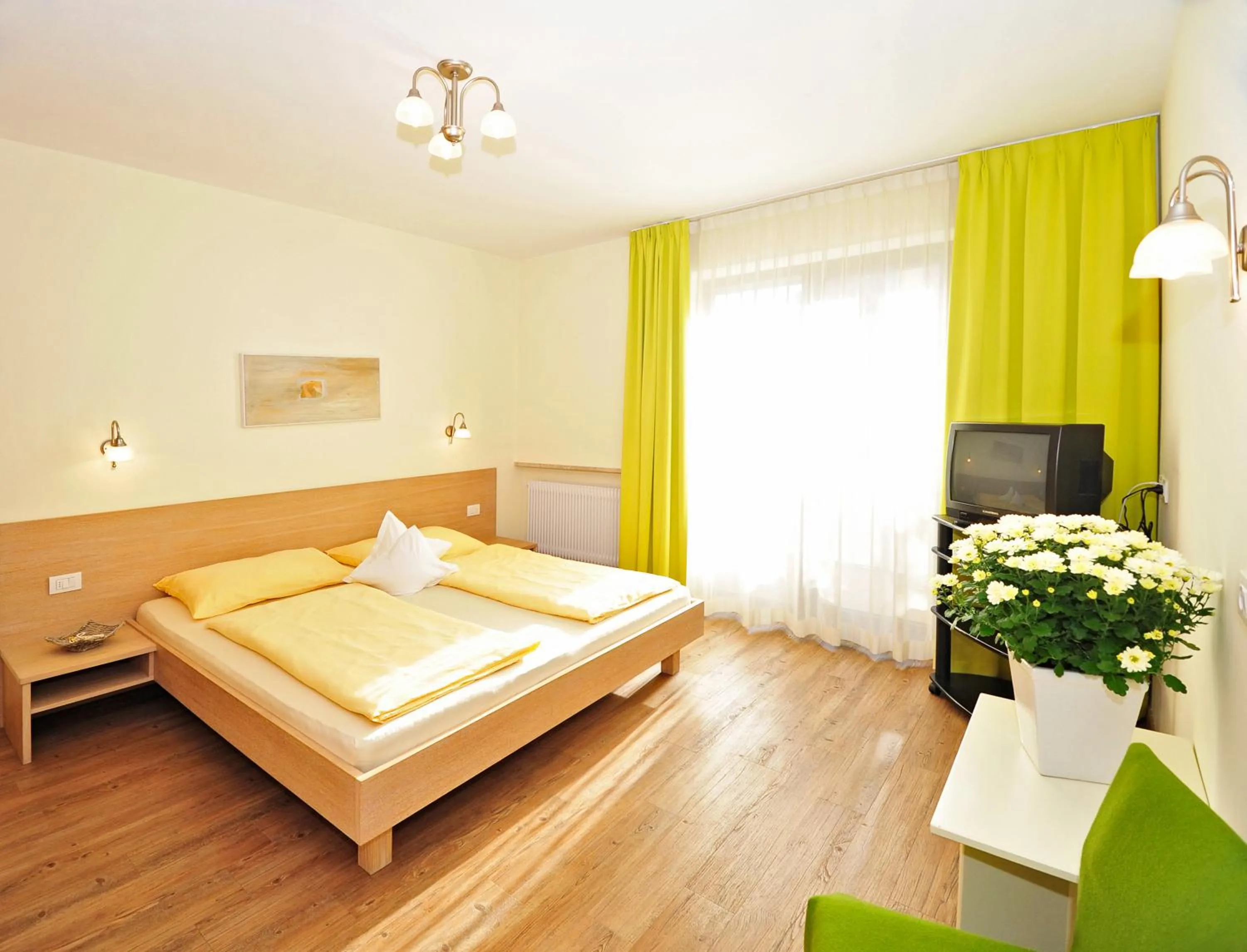 Photo of the whole room, Bed in Residence Mignon