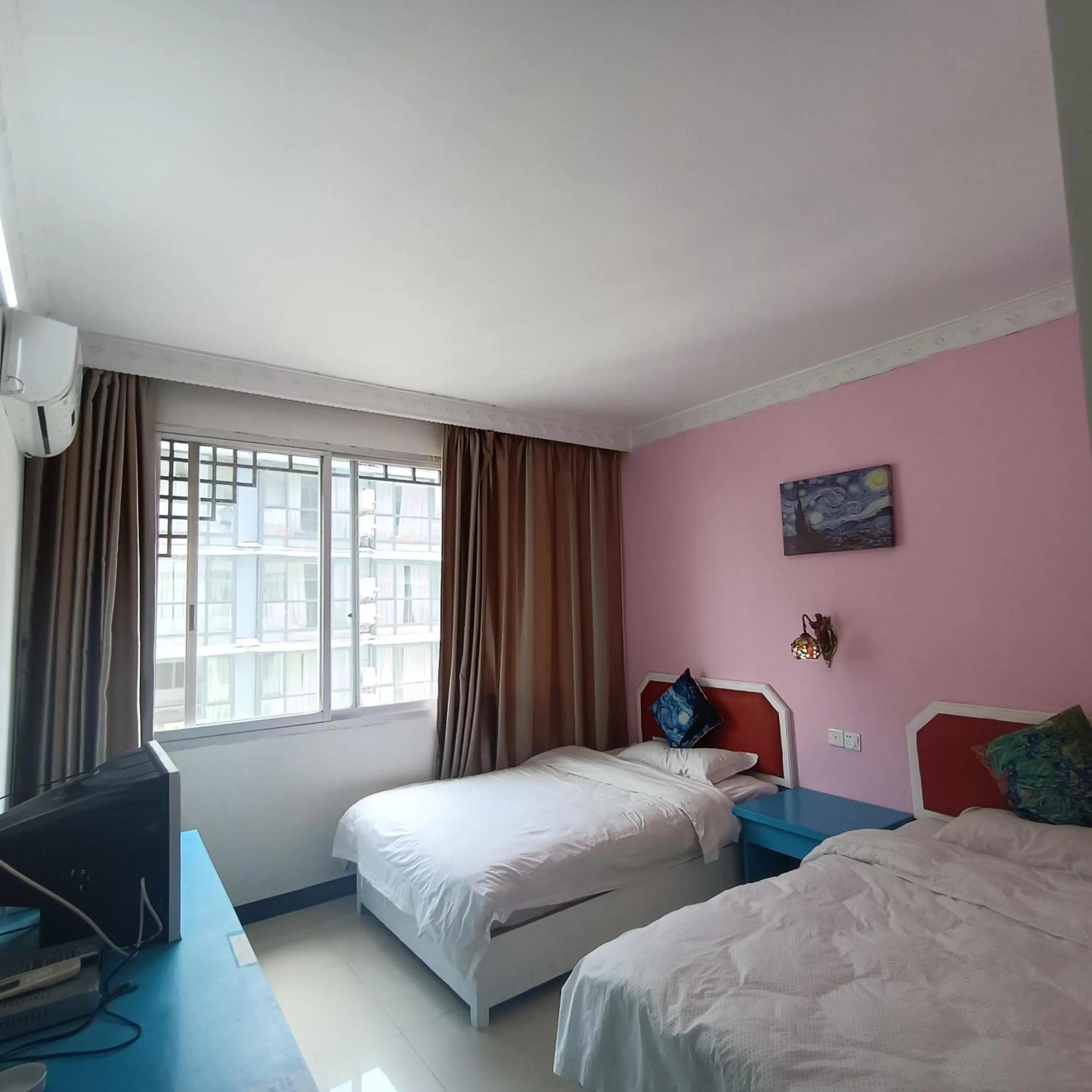 Bed in How Flowers Hostel & Party Coliving Coworking Nomad