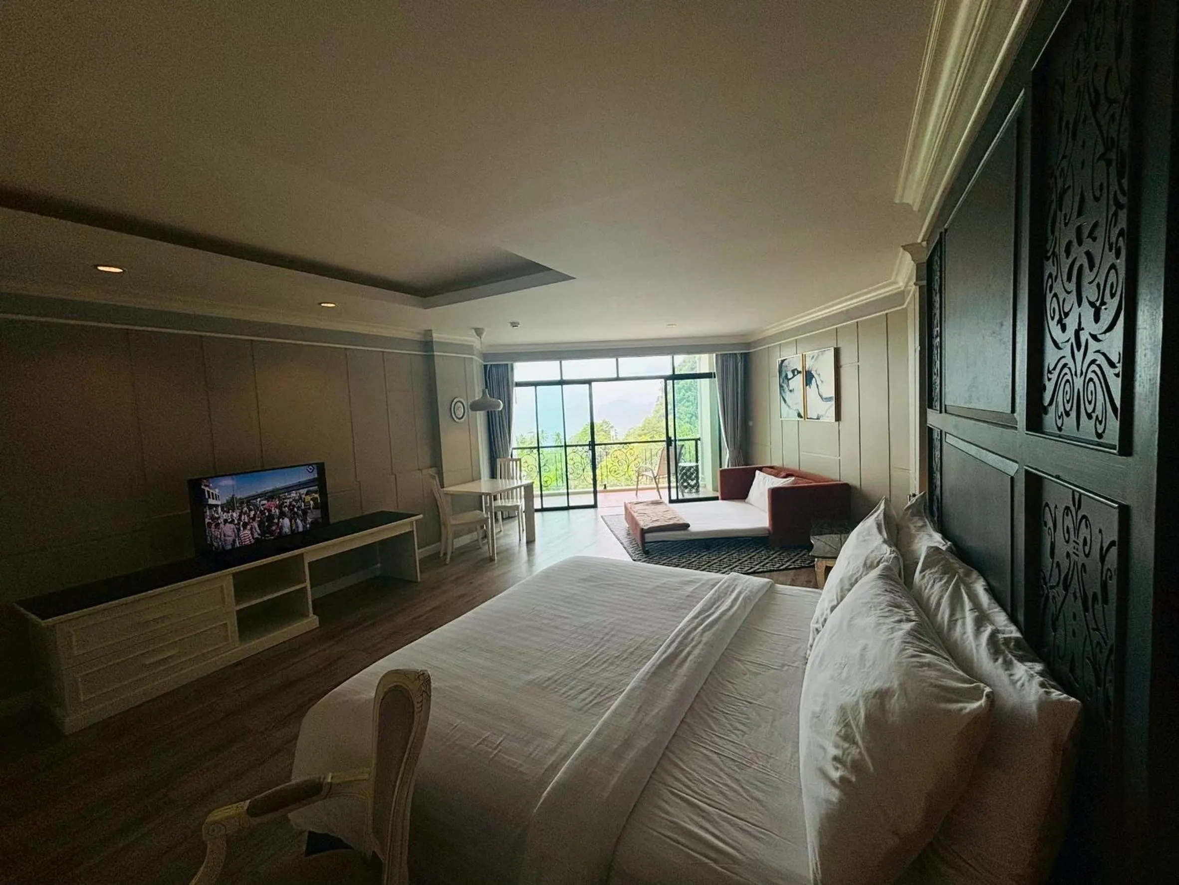 Photo of the whole room, Bed in Heaven View Krabi SHA