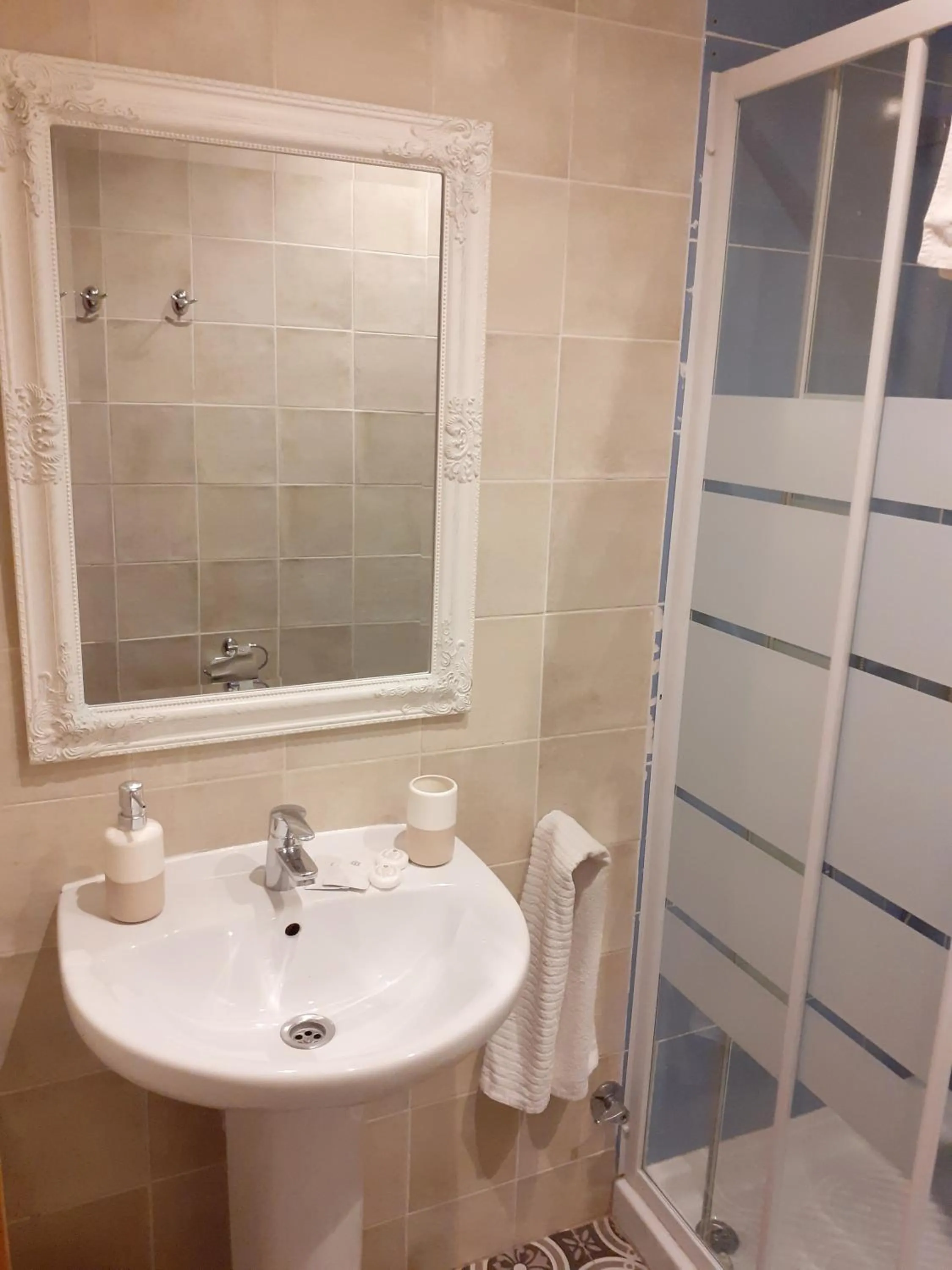 Bathroom in Pension Arena Alicante