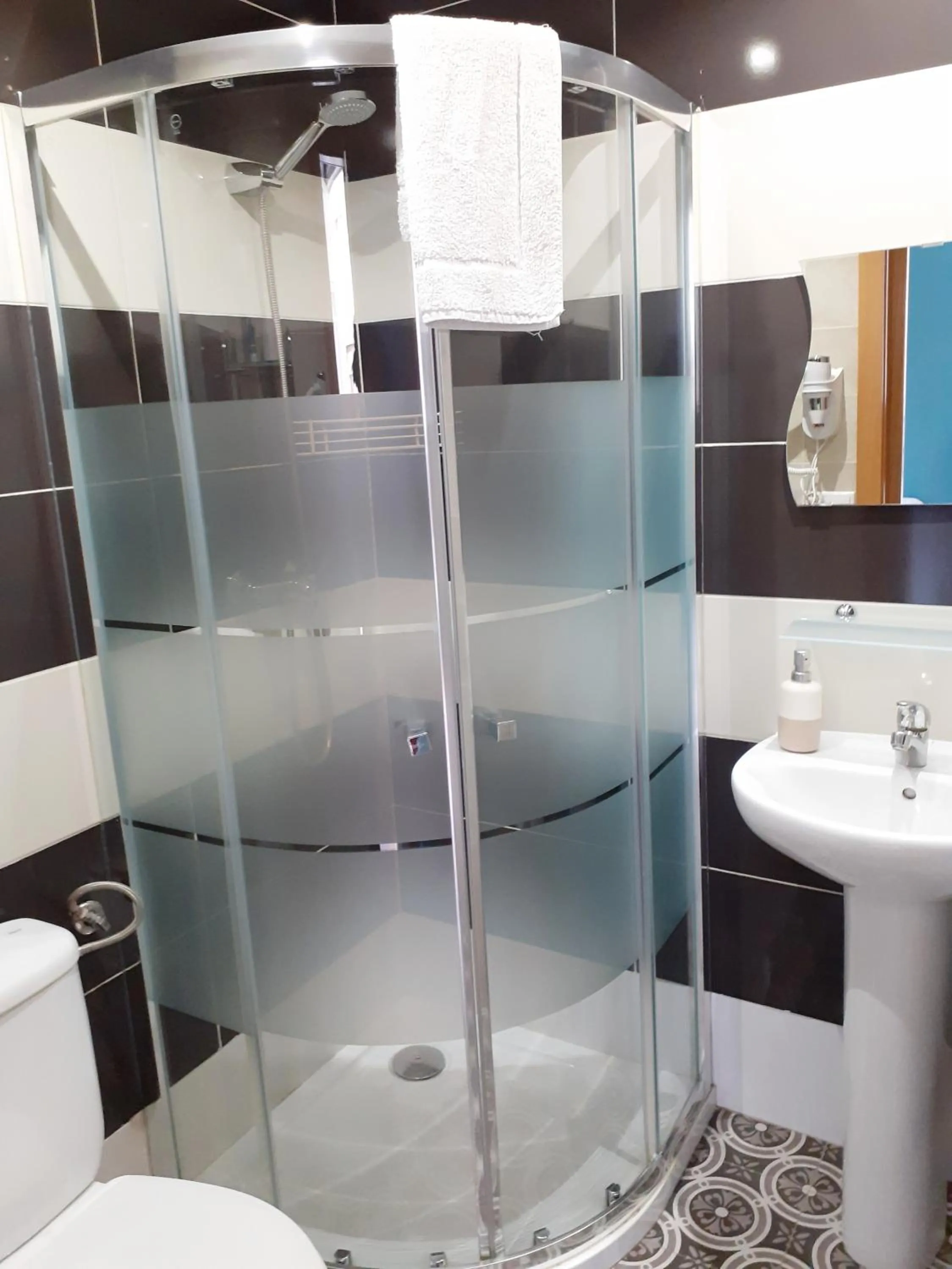 Bathroom in Pension Arena Alicante