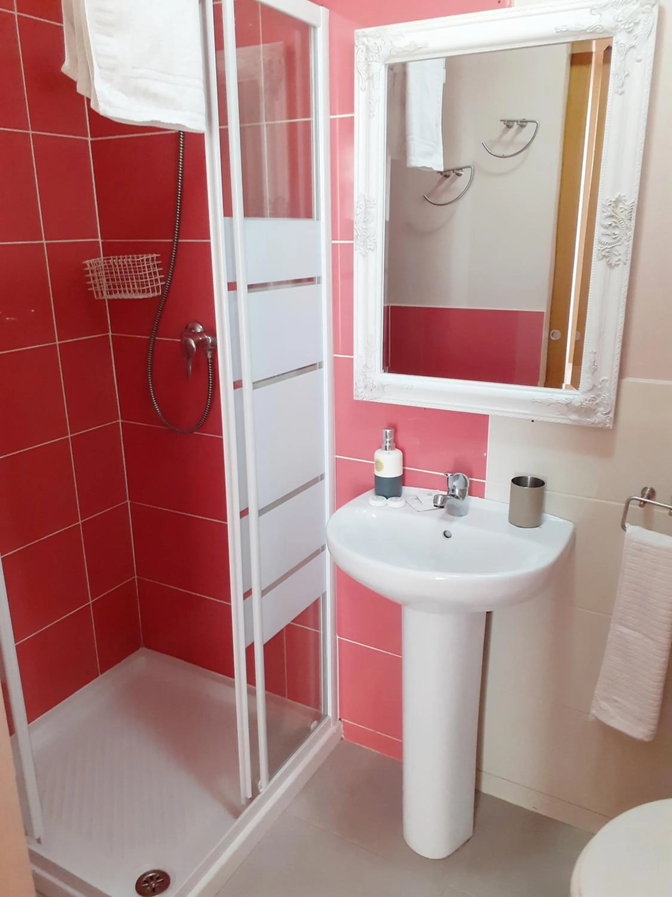 Bathroom in Pension Arena Alicante
