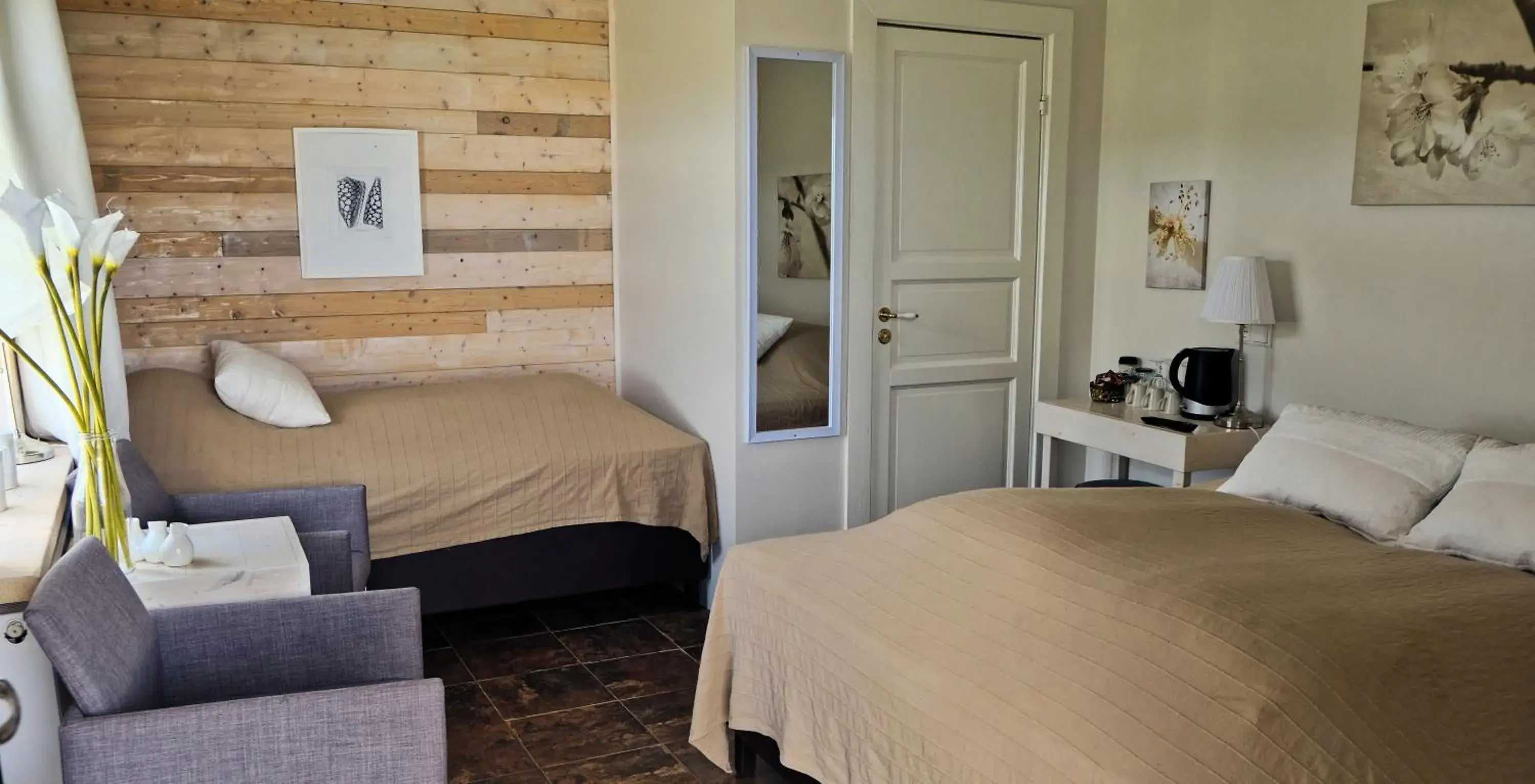 Double or Twin Room with Extra Bed in Hraunsnef Country Hotel Double or Twin Room with Extra Bed in Hraunsnef Country Hotel