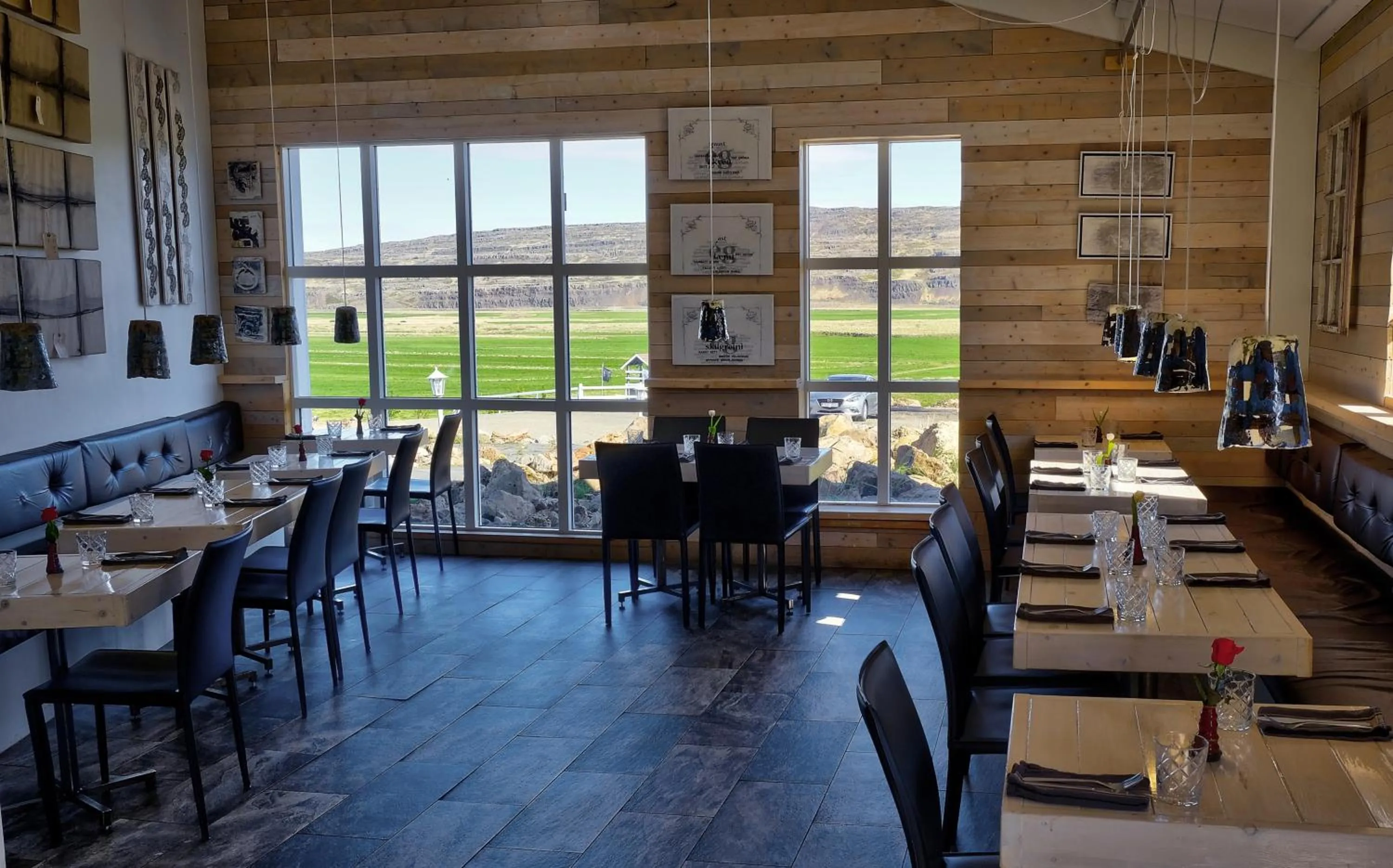 Restaurant/places to eat in Hraunsnef Country Hotel