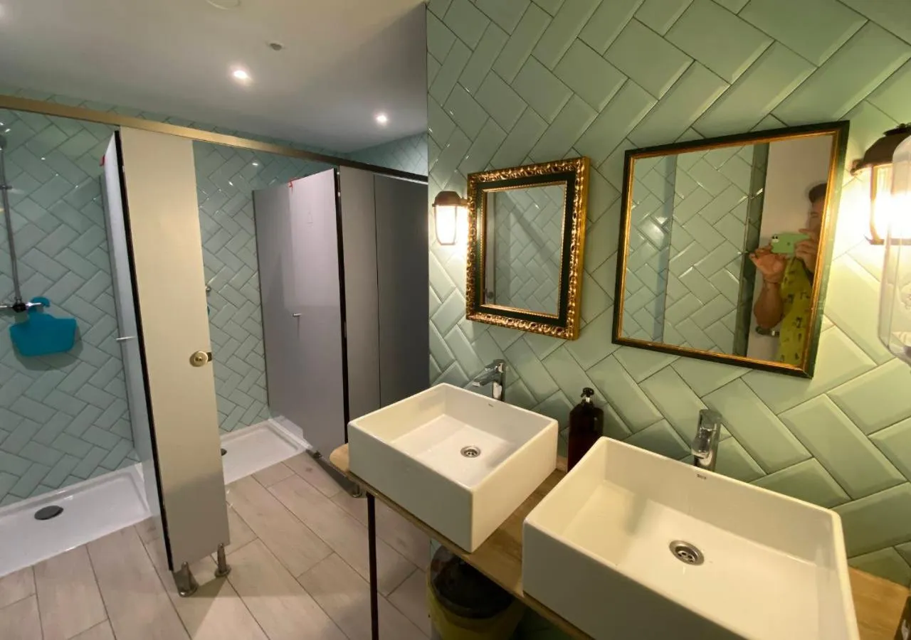 Bathroom in Blai Blai Hostel