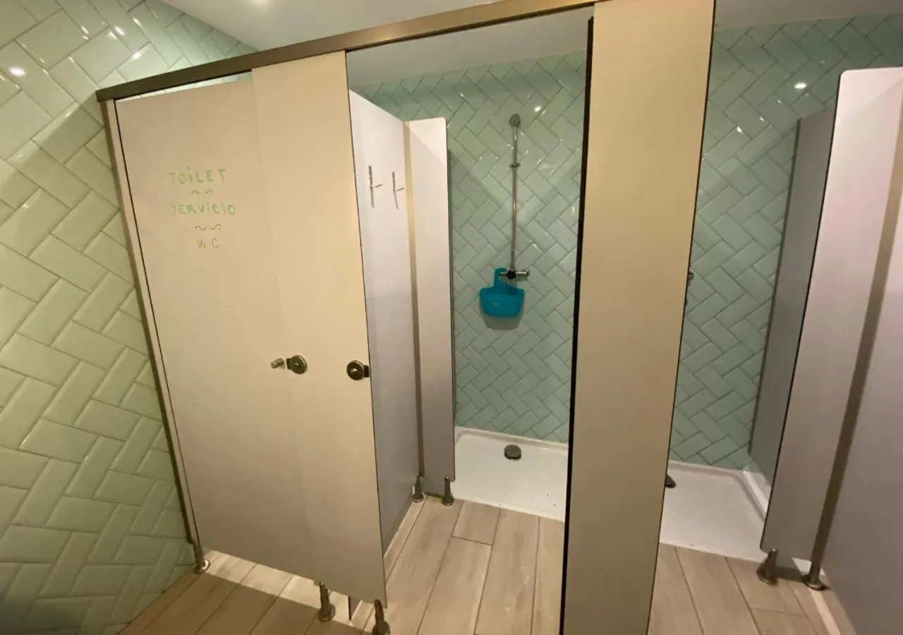 Shower in Blai Blai Hostel