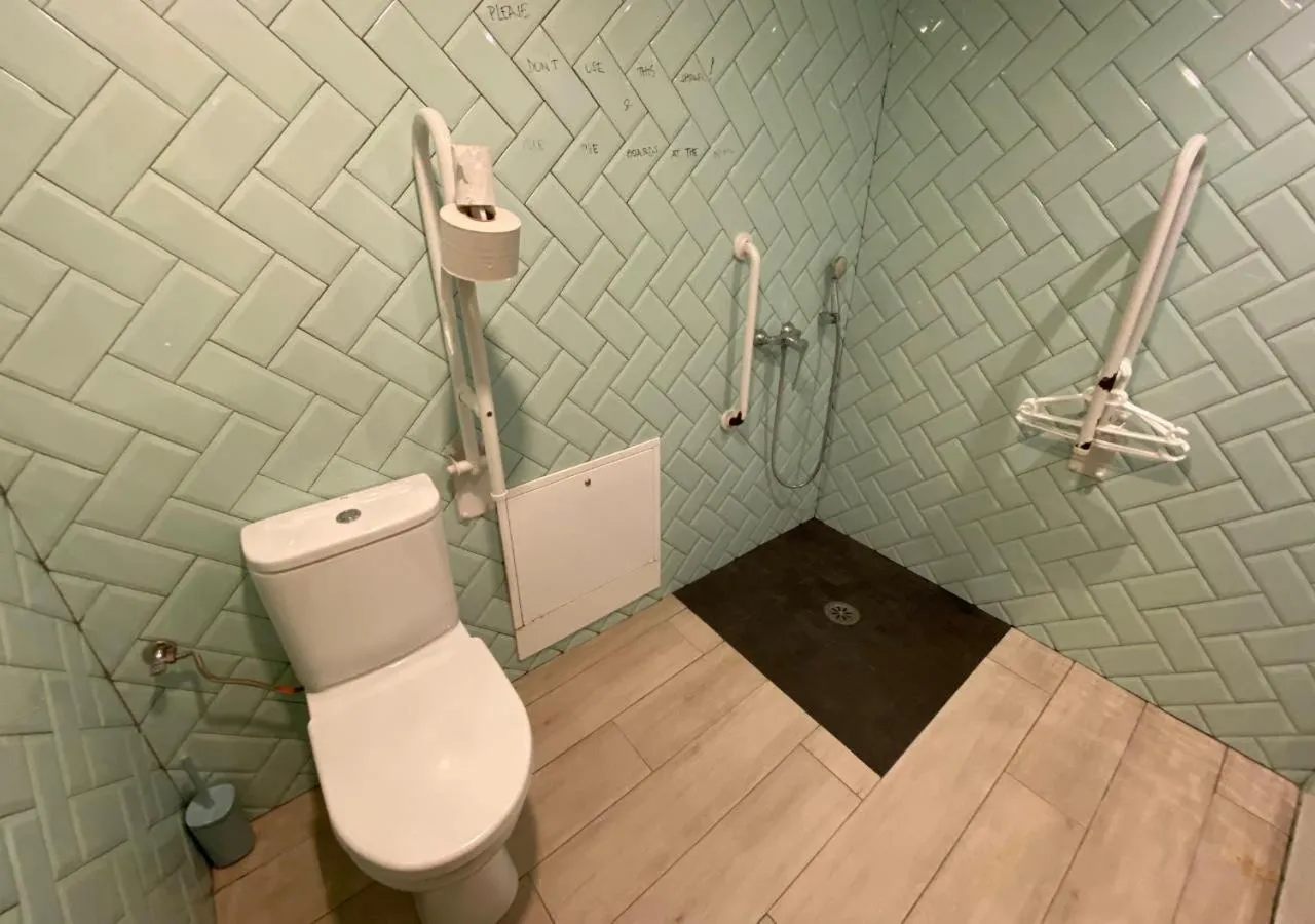 Shower in Blai Blai Hostel