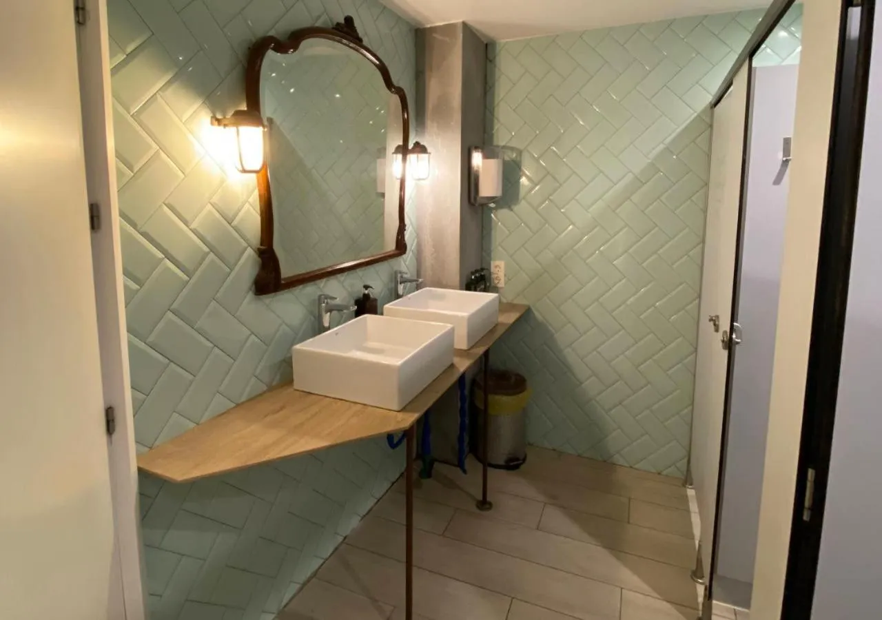 Bathroom in Blai Blai Hostel