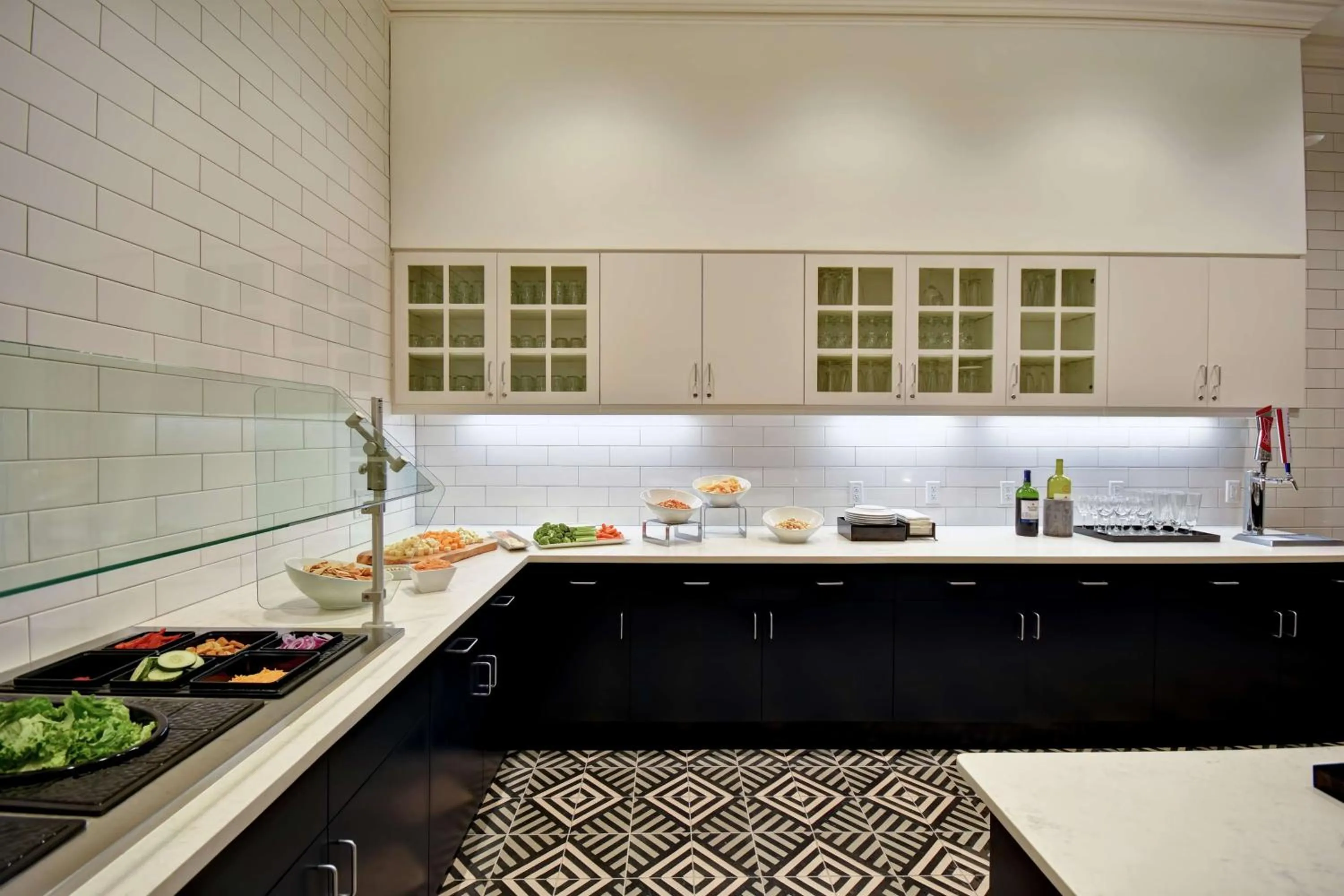 Dining area in Homewood Suites By Hilton Greenville Downtown