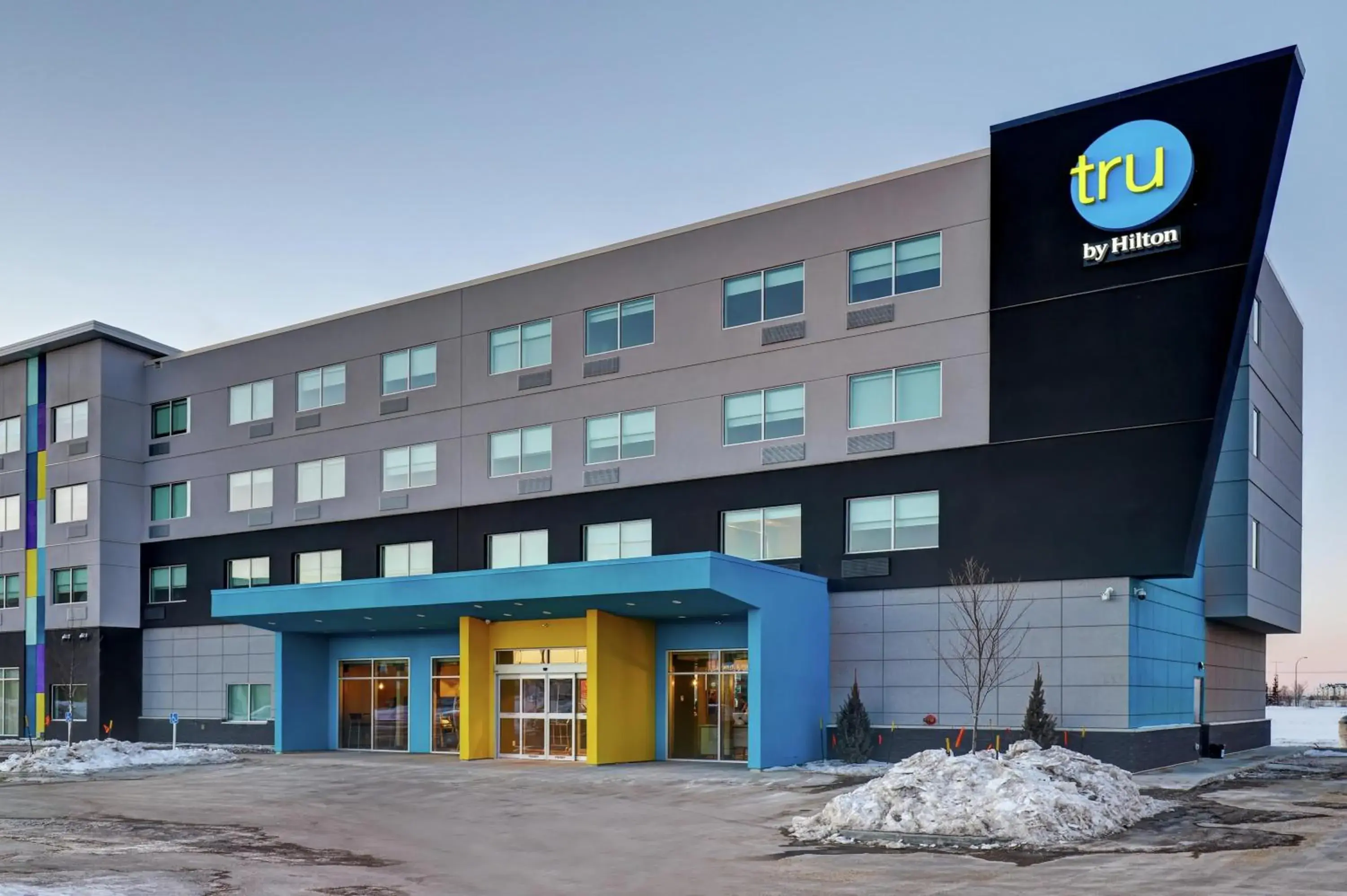 Property building in Tru By Hilton Edmonton Windermere Property building in Tru By Hilton Edmonton Windermere