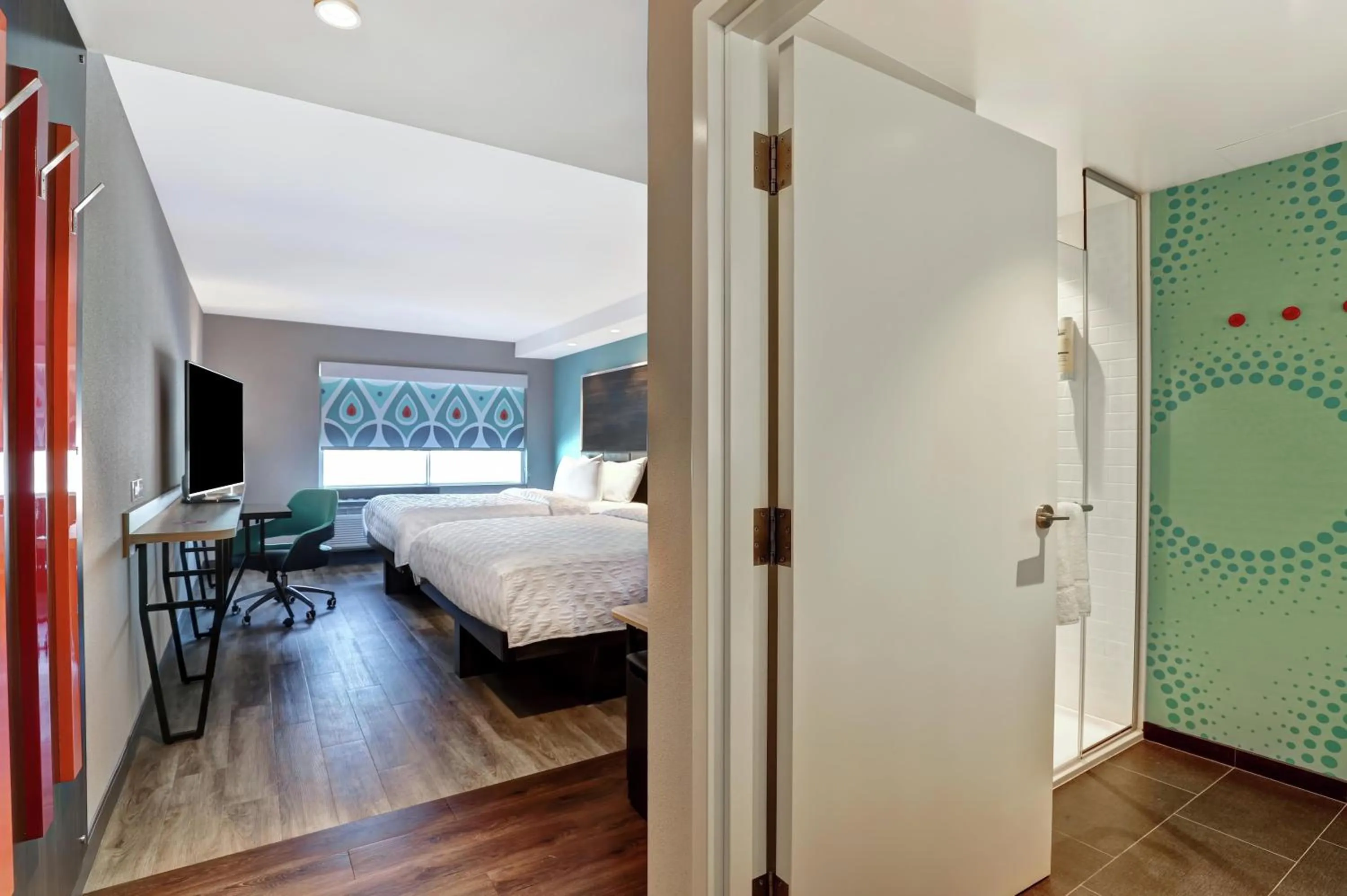 Bedroom, Bed in Tru By Hilton Edmonton Windermere