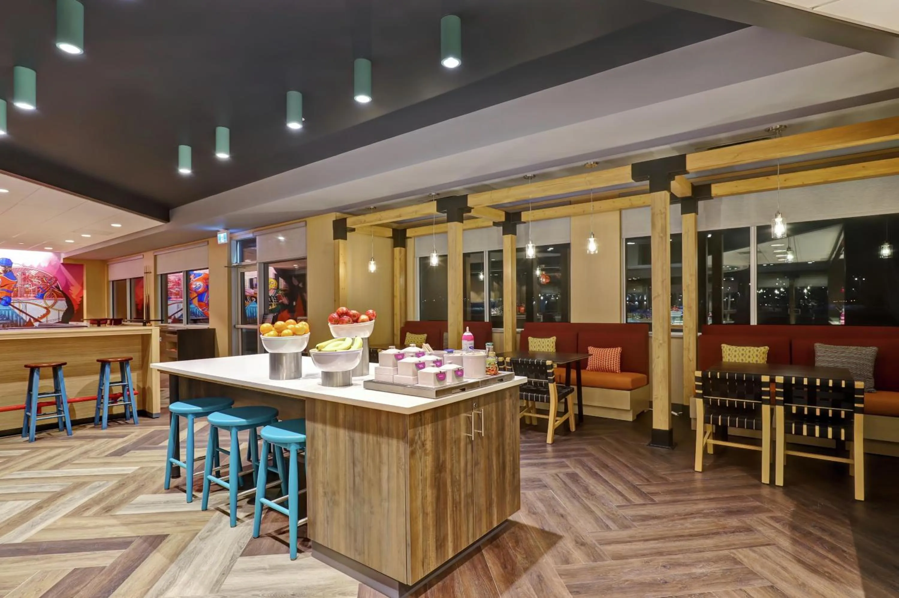 Restaurant/places to eat in Tru By Hilton Edmonton Windermere