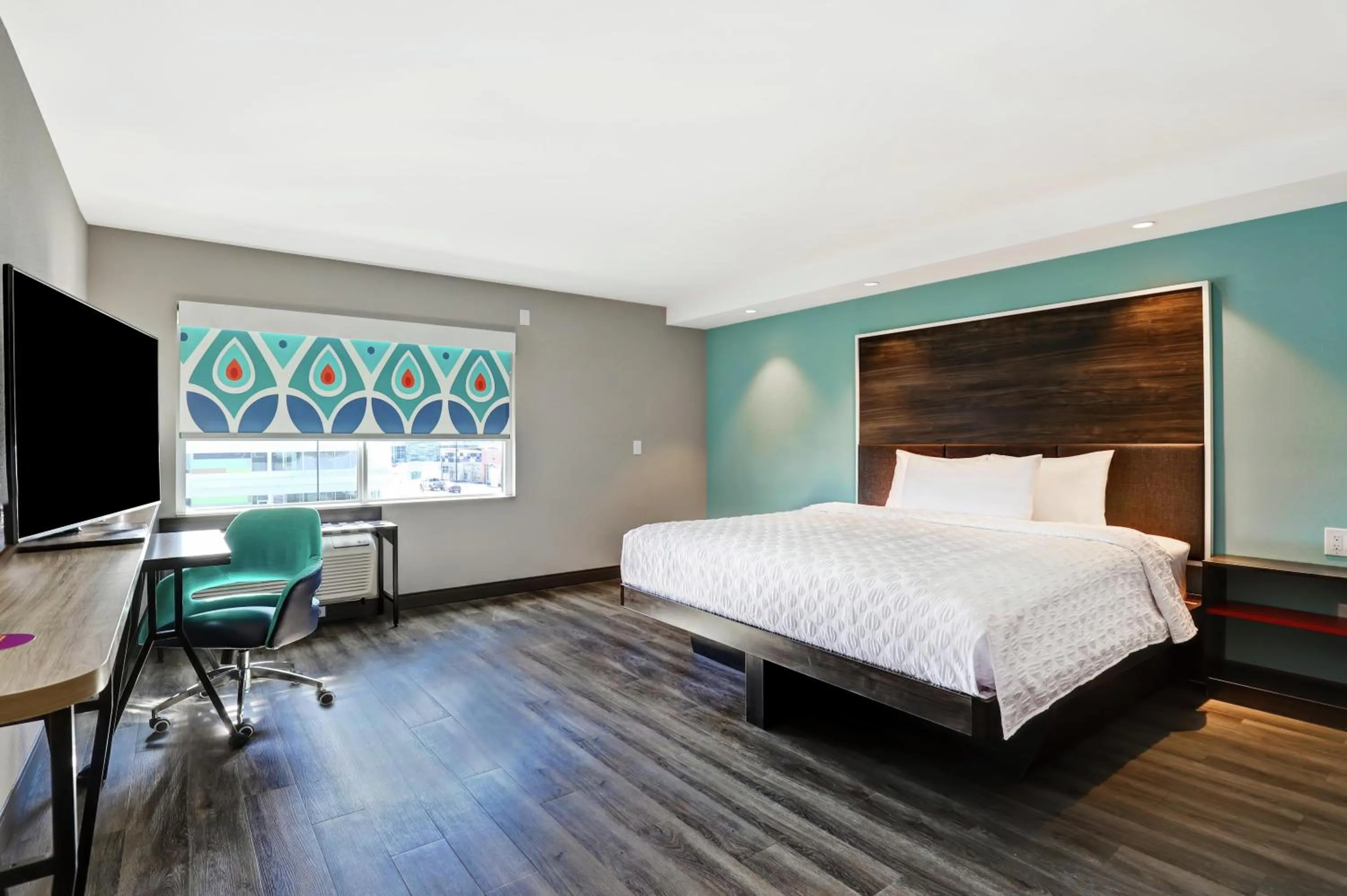 Bedroom, Bed in Tru By Hilton Edmonton Windermere