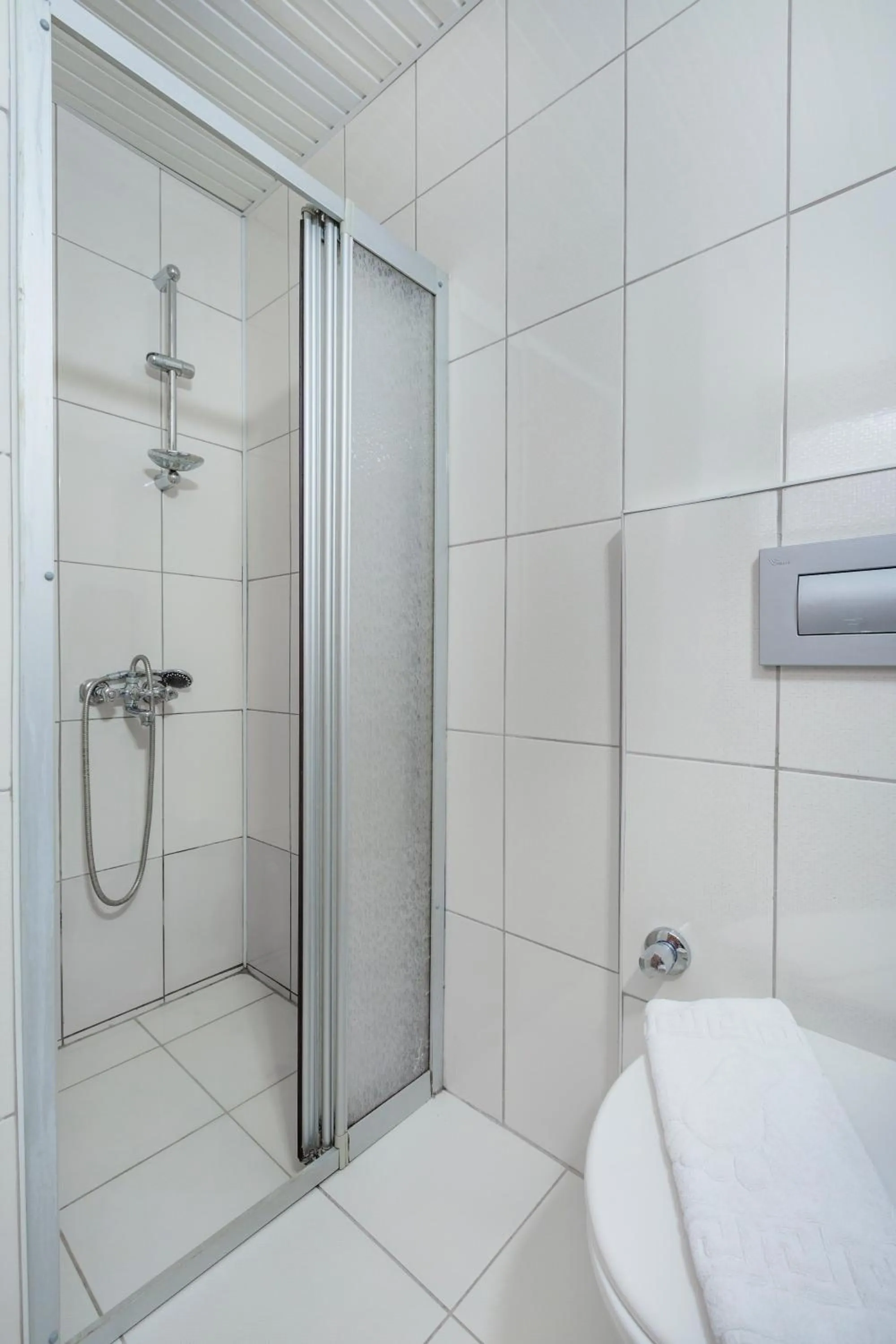 Shower in Bayram Apart Hotel