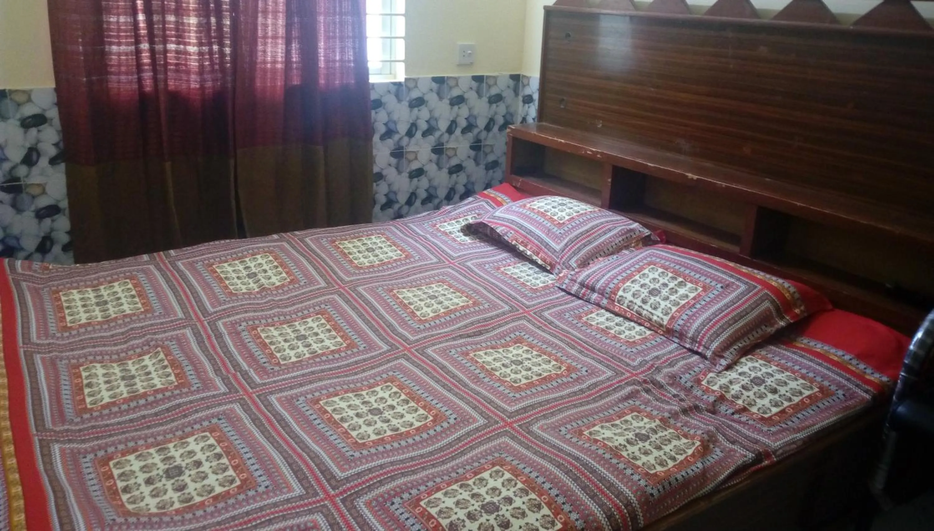 Bed in Hotel Regal Palace