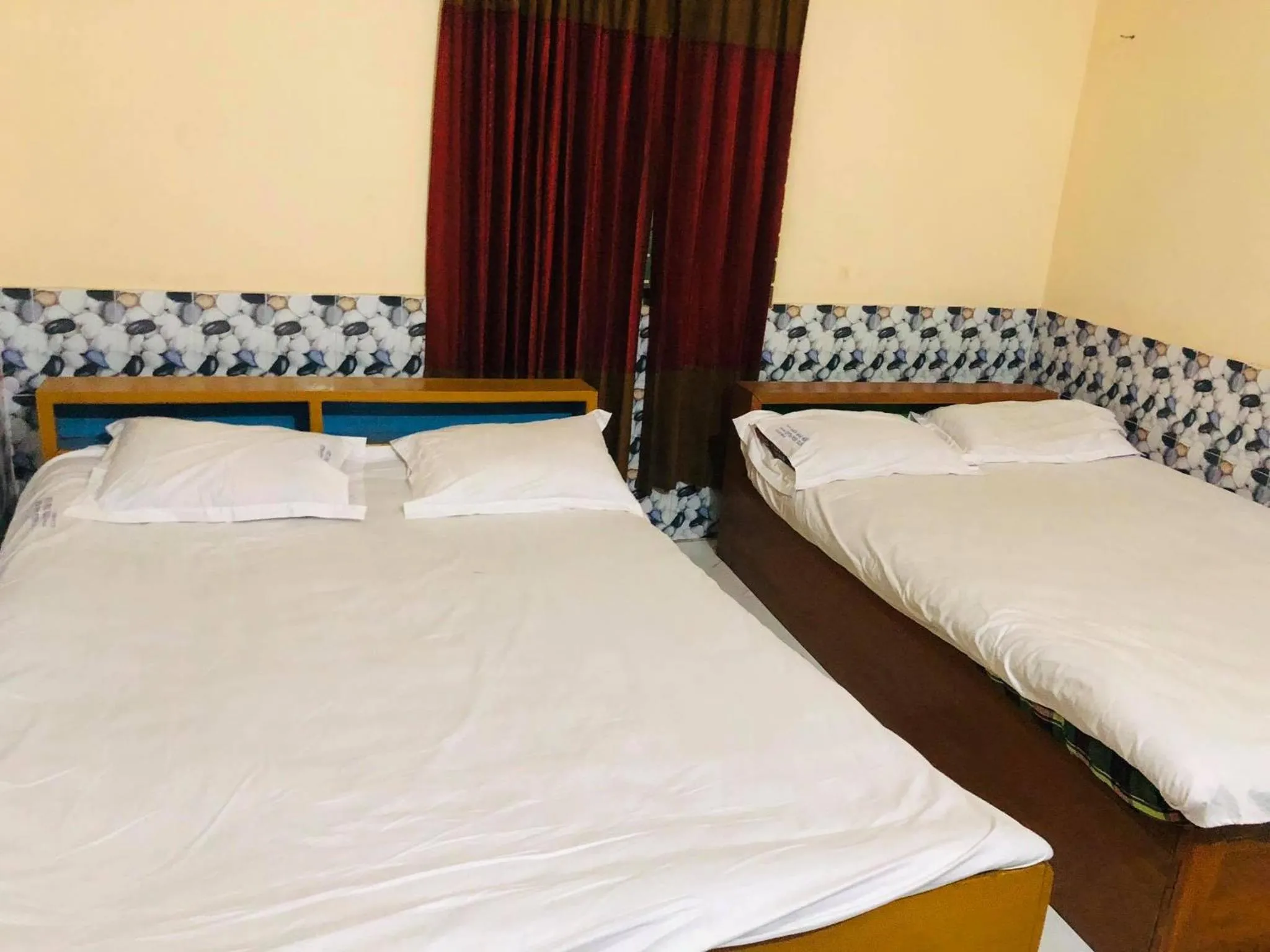 Bed in Hotel Regal Palace