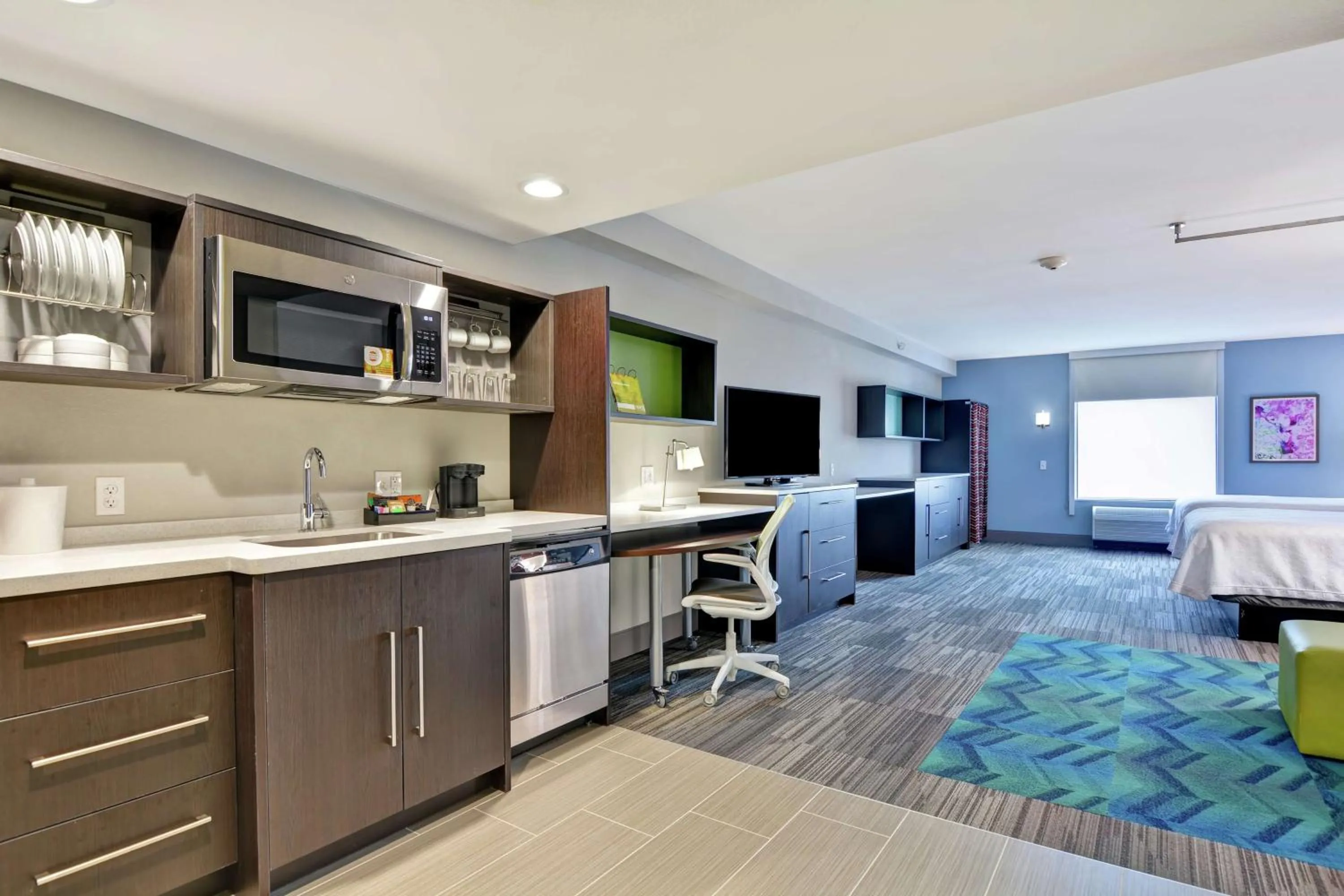 Bedroom, Bed in Home2 Suites By Hilton Springdale
