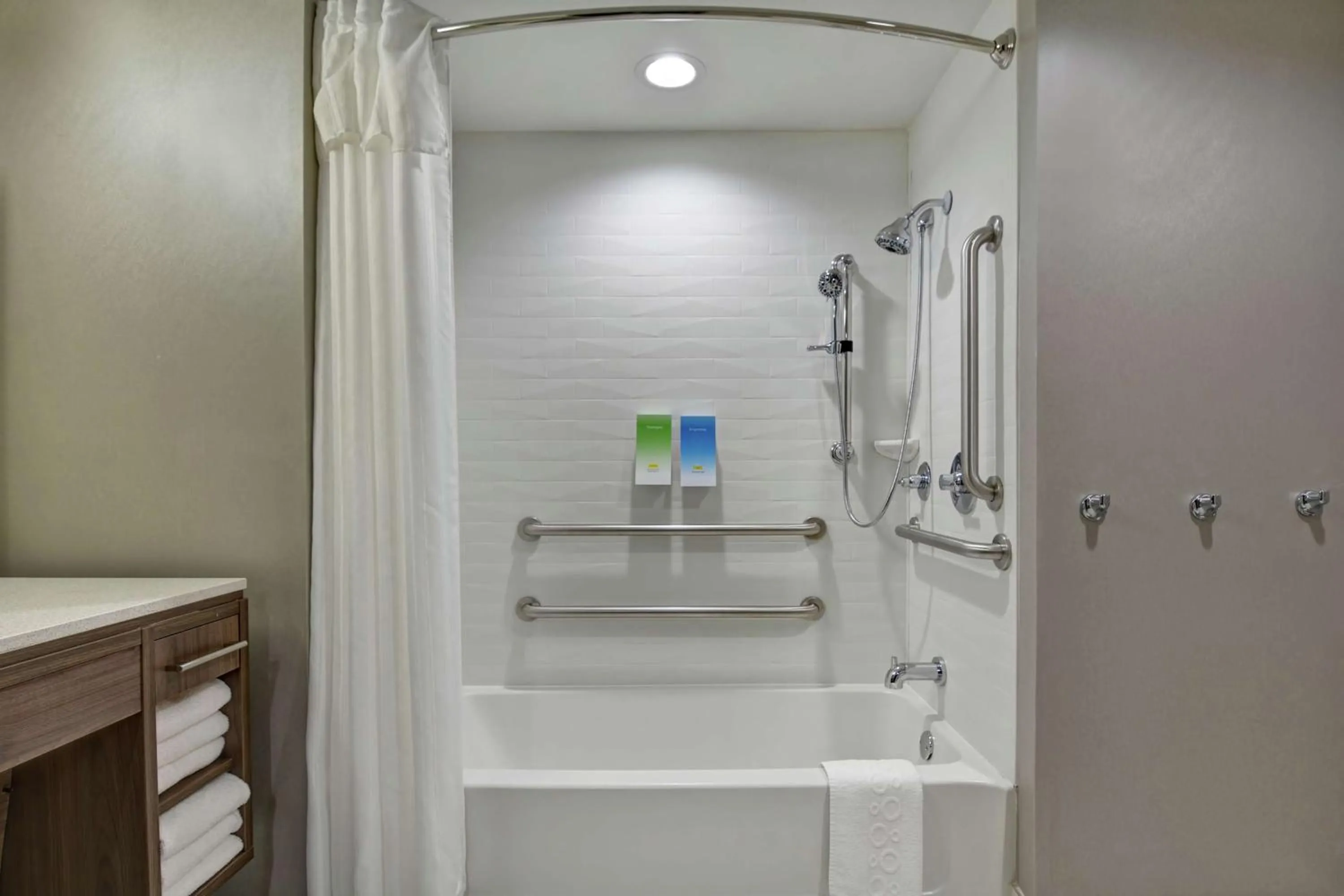 Bathroom in Home2 Suites By Hilton Springdale