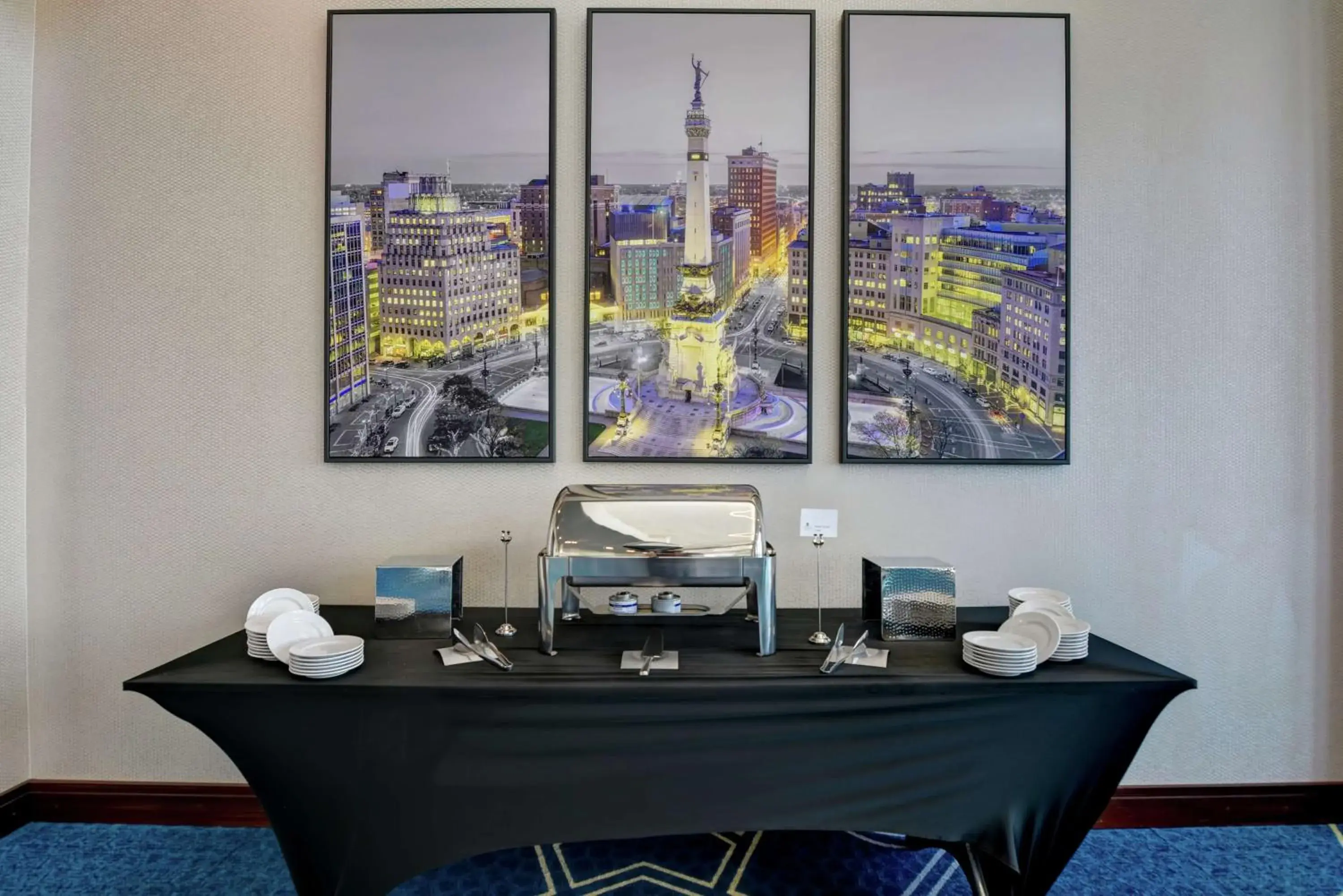Dining area in Embassy Suites By Hilton Plainfield Indianapolis Airport Dining area in Embassy Suites By Hilton Plainfield Indianapolis Airport