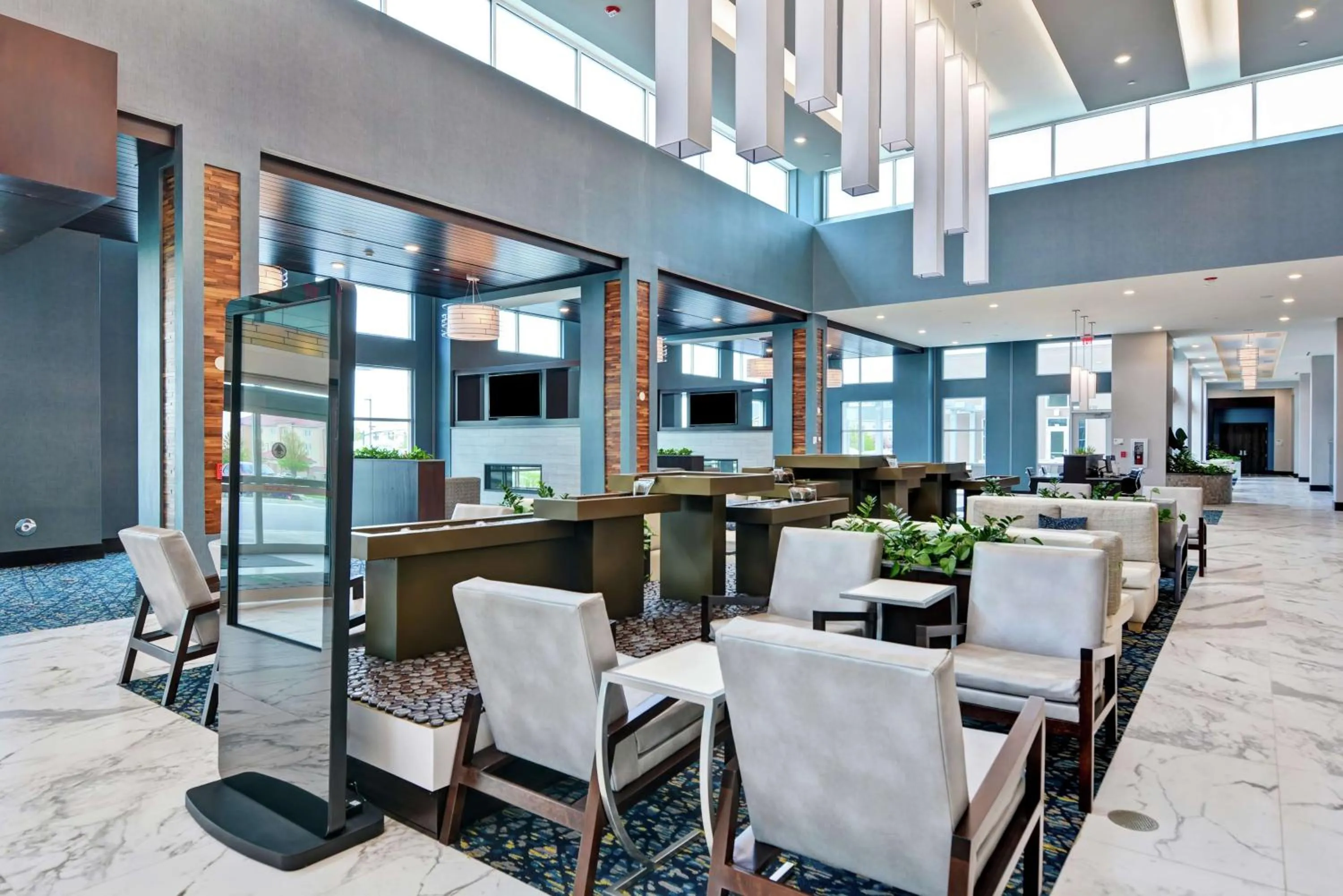 Lobby or reception in Embassy Suites By Hilton Plainfield Indianapolis Airport