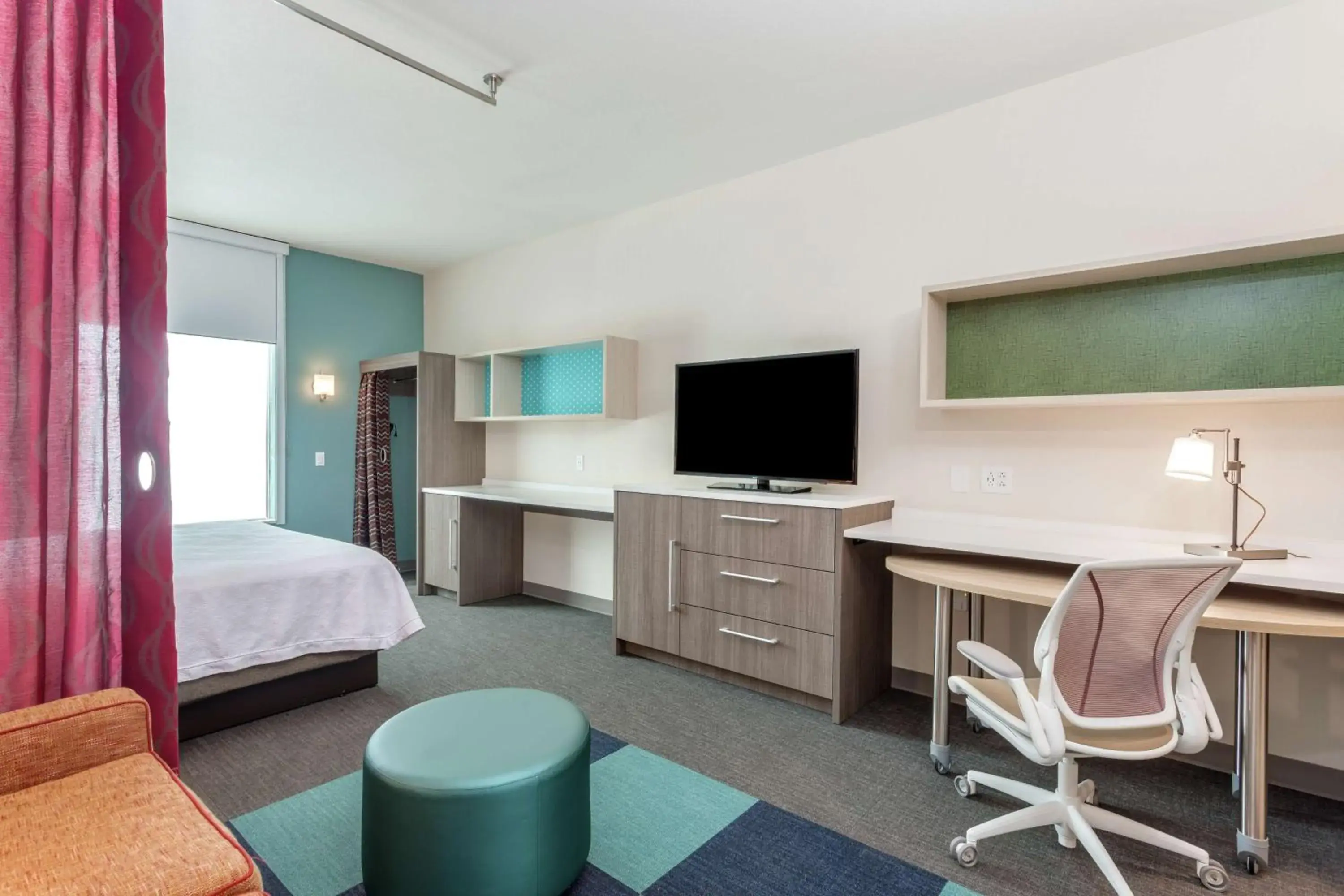 Bedroom, Bed in Home 2 Suites By Hilton Indianapolis Northwest Bedroom, Bed in Home 2 Suites By Hilton Indianapolis Northwest