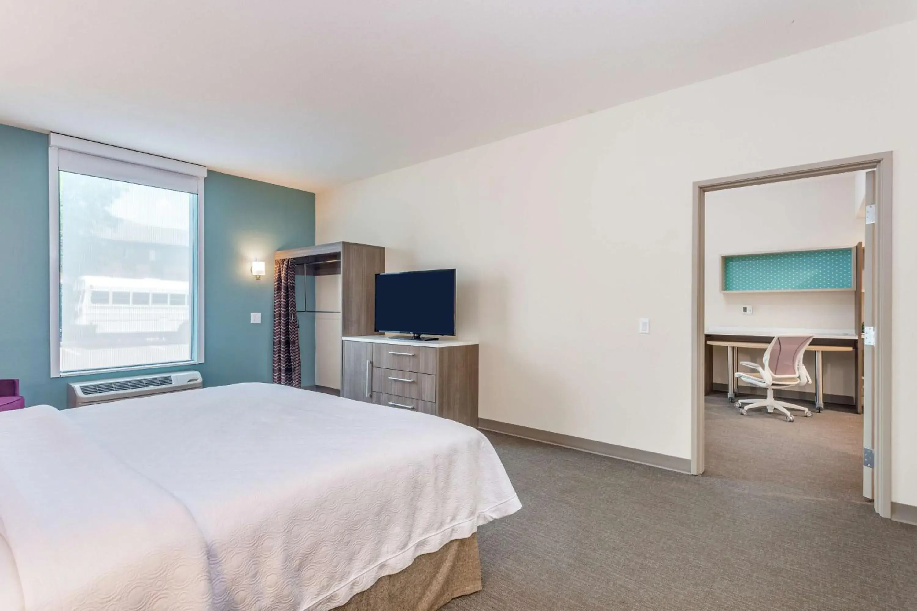 Bedroom, Bed in Home 2 Suites By Hilton Indianapolis Northwest Bedroom, Bed in Home 2 Suites By Hilton Indianapolis Northwest
