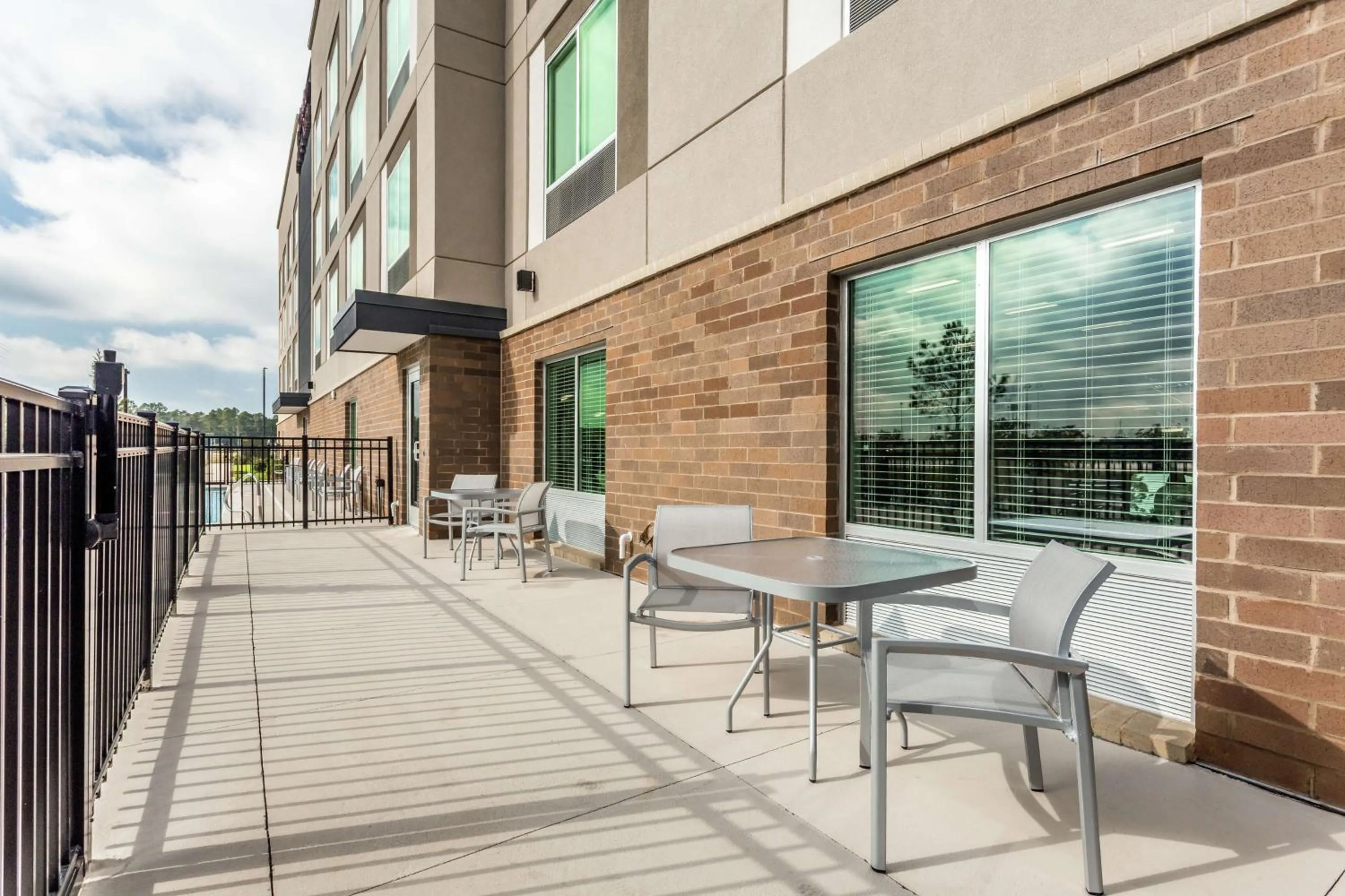 Patio in Hampton Inn & Suites Saraland Mobile