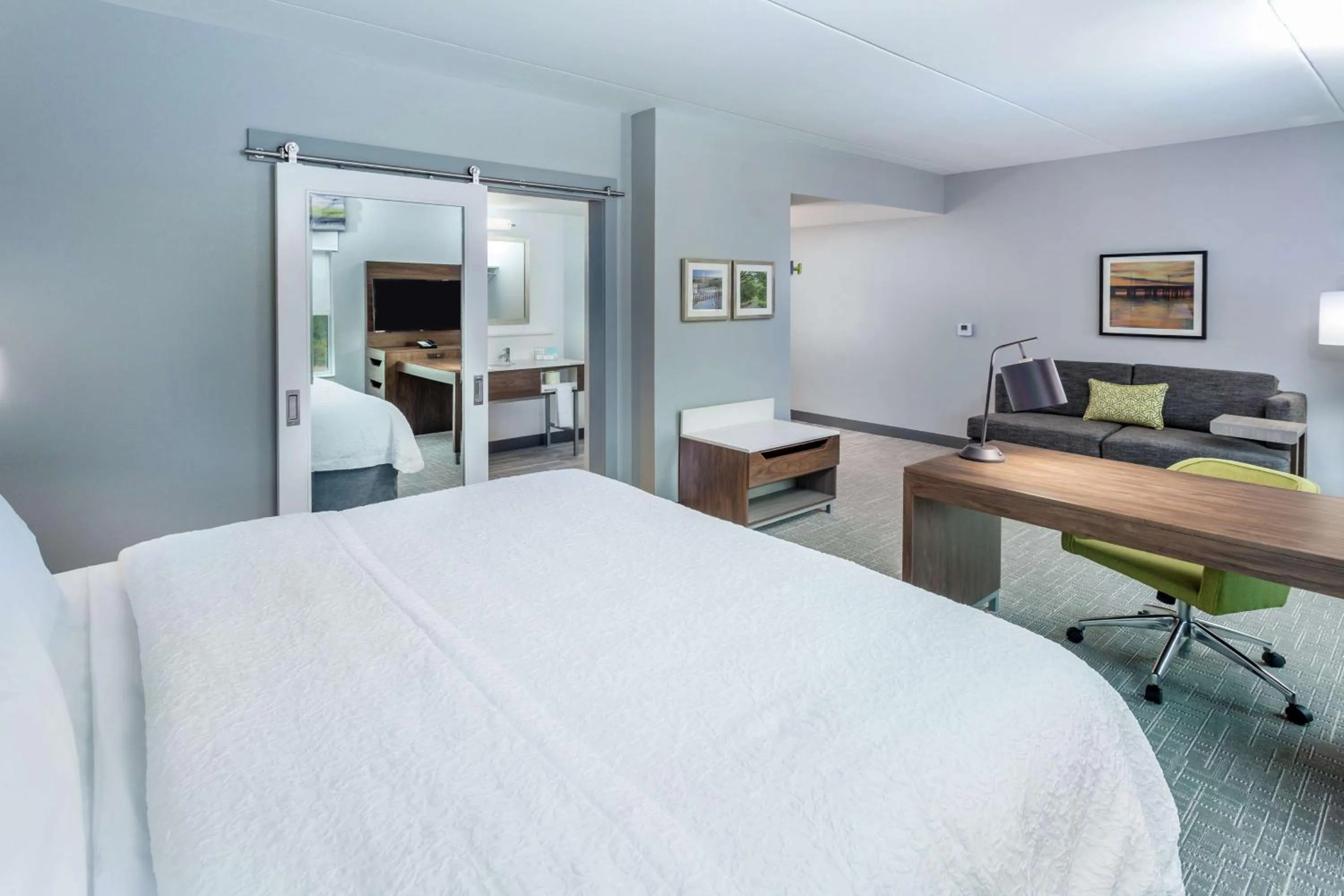 Bedroom, Bed in Hampton Inn & Suites Saraland Mobile