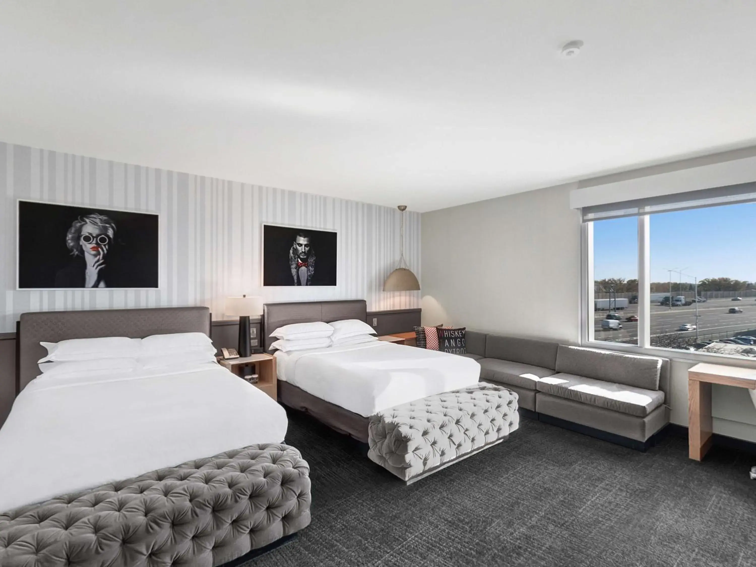 Bed in The Rose Chicago, Tapestry Collection By Hilton Bed in The Rose Chicago, Tapestry Collection By Hilton