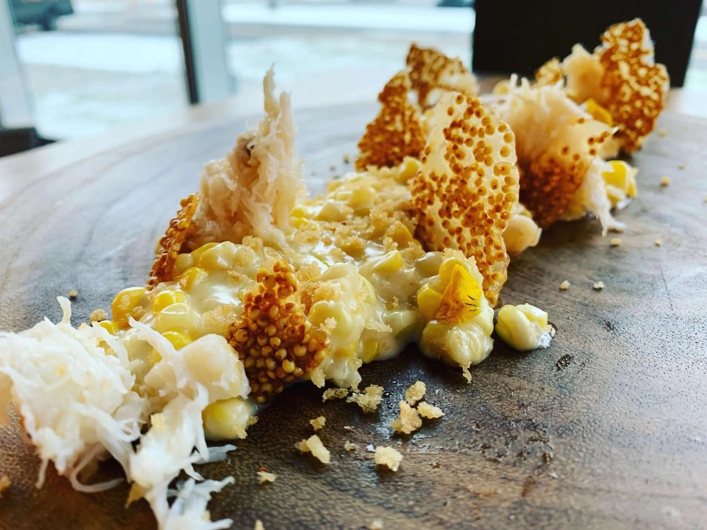 Dining area in The Rose Chicago, Tapestry Collection By Hilton