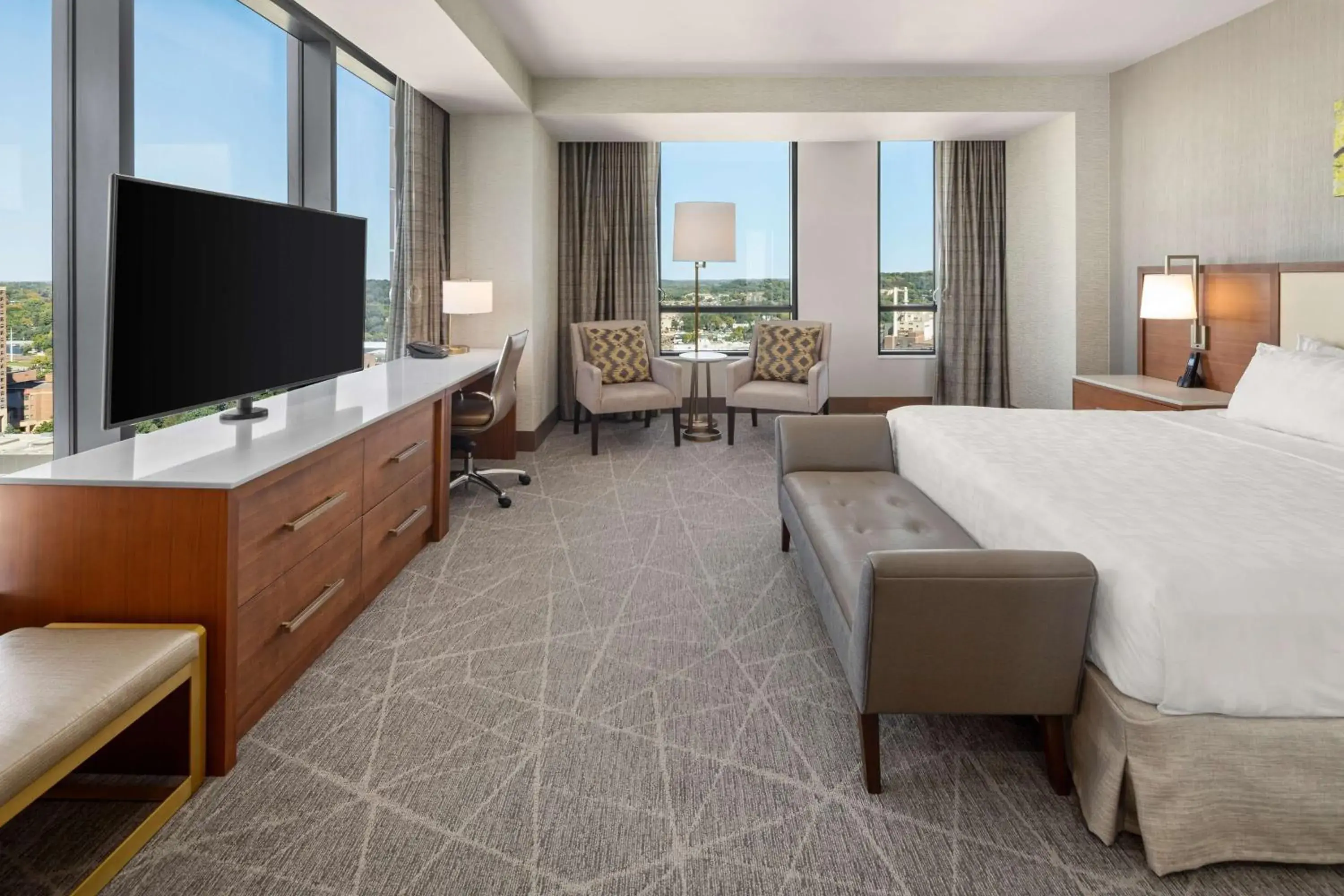 Bedroom, Bed in Hilton Rochester Mayo Clinic Area Bedroom, Bed in Hilton Rochester Mayo Clinic Area