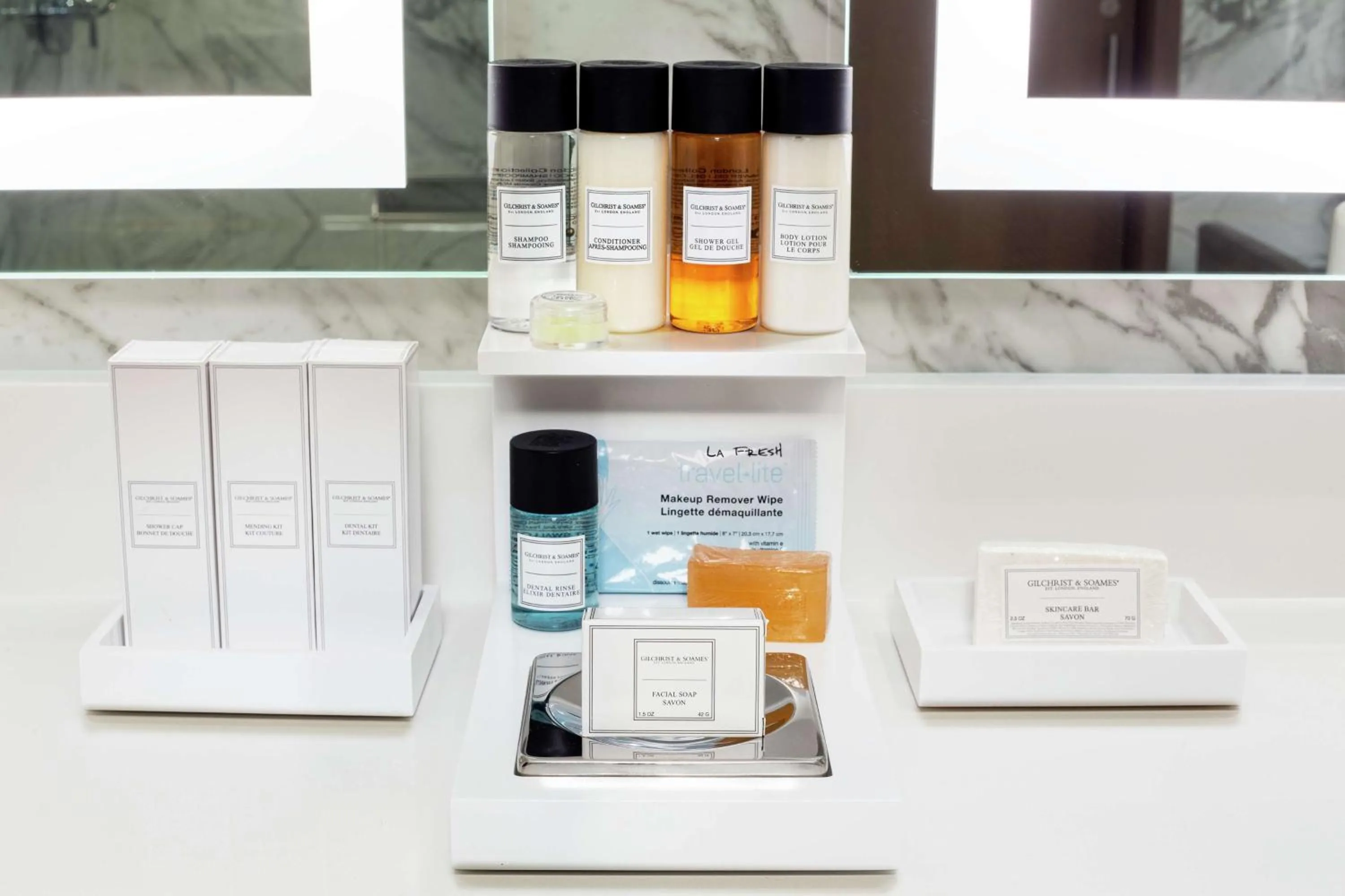 Bathroom in Hilton Rochester Mayo Clinic Area