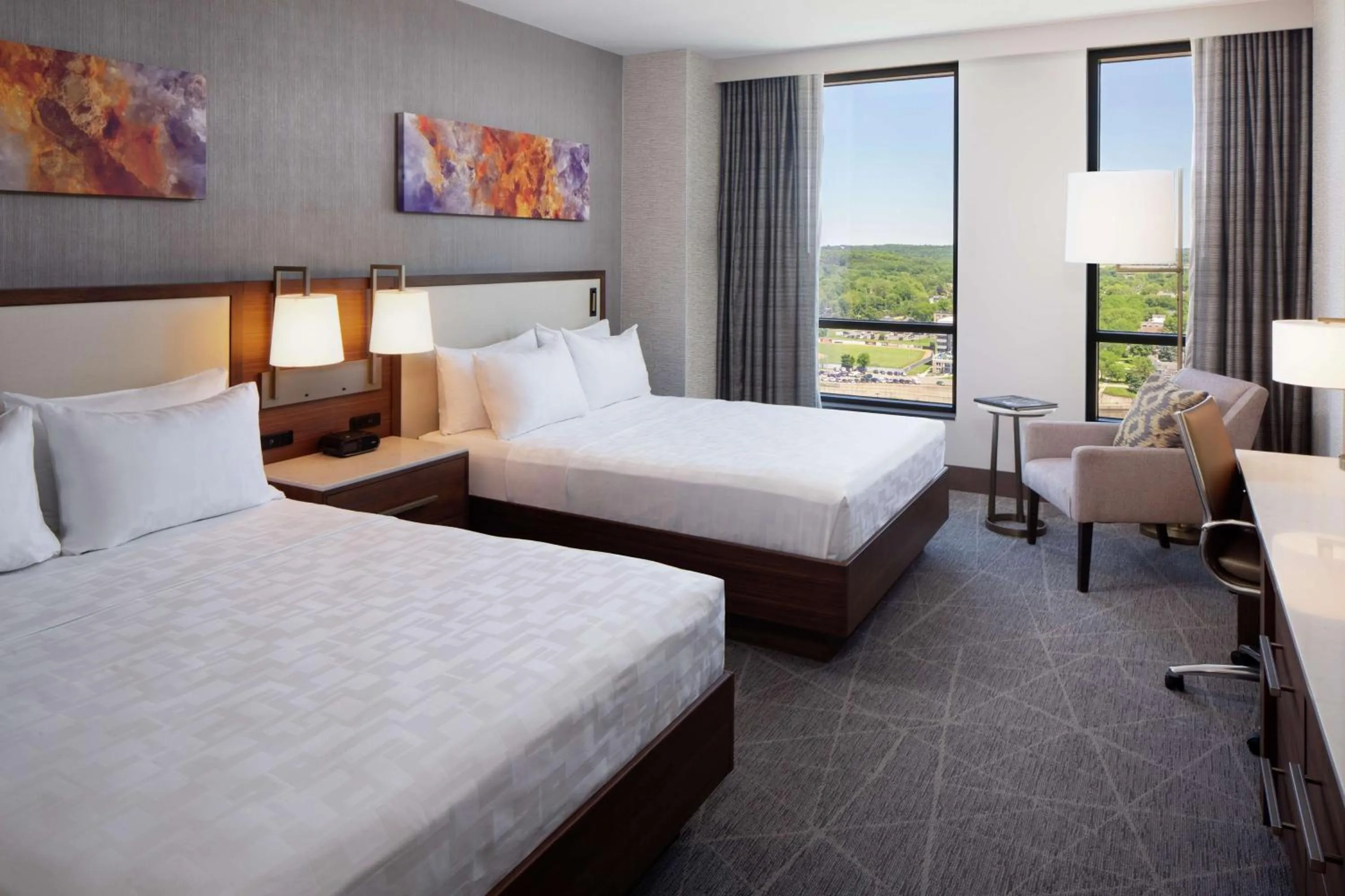 Bedroom, Bed in Hilton Rochester Mayo Clinic Area