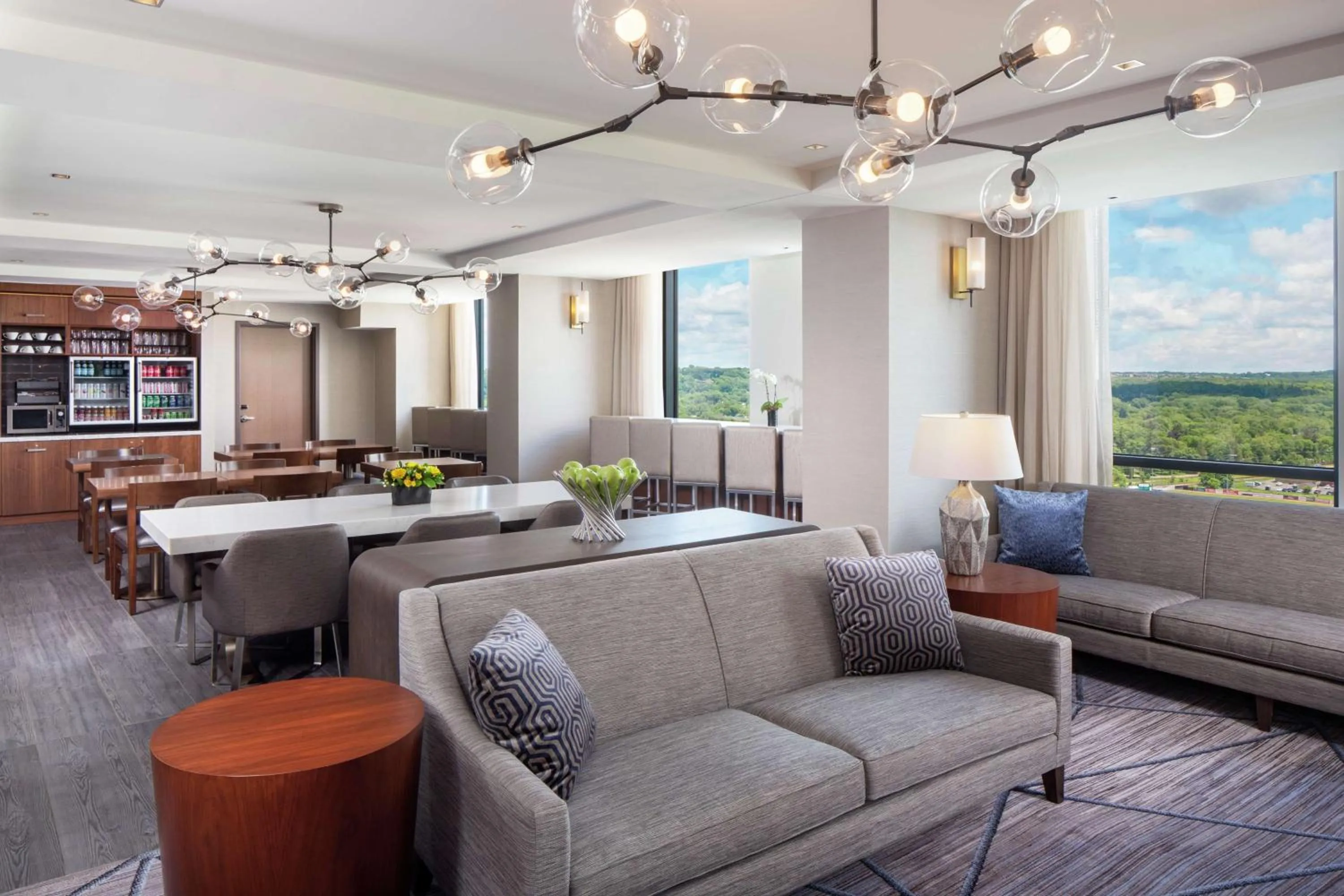 Property building in Hilton Rochester Mayo Clinic Area