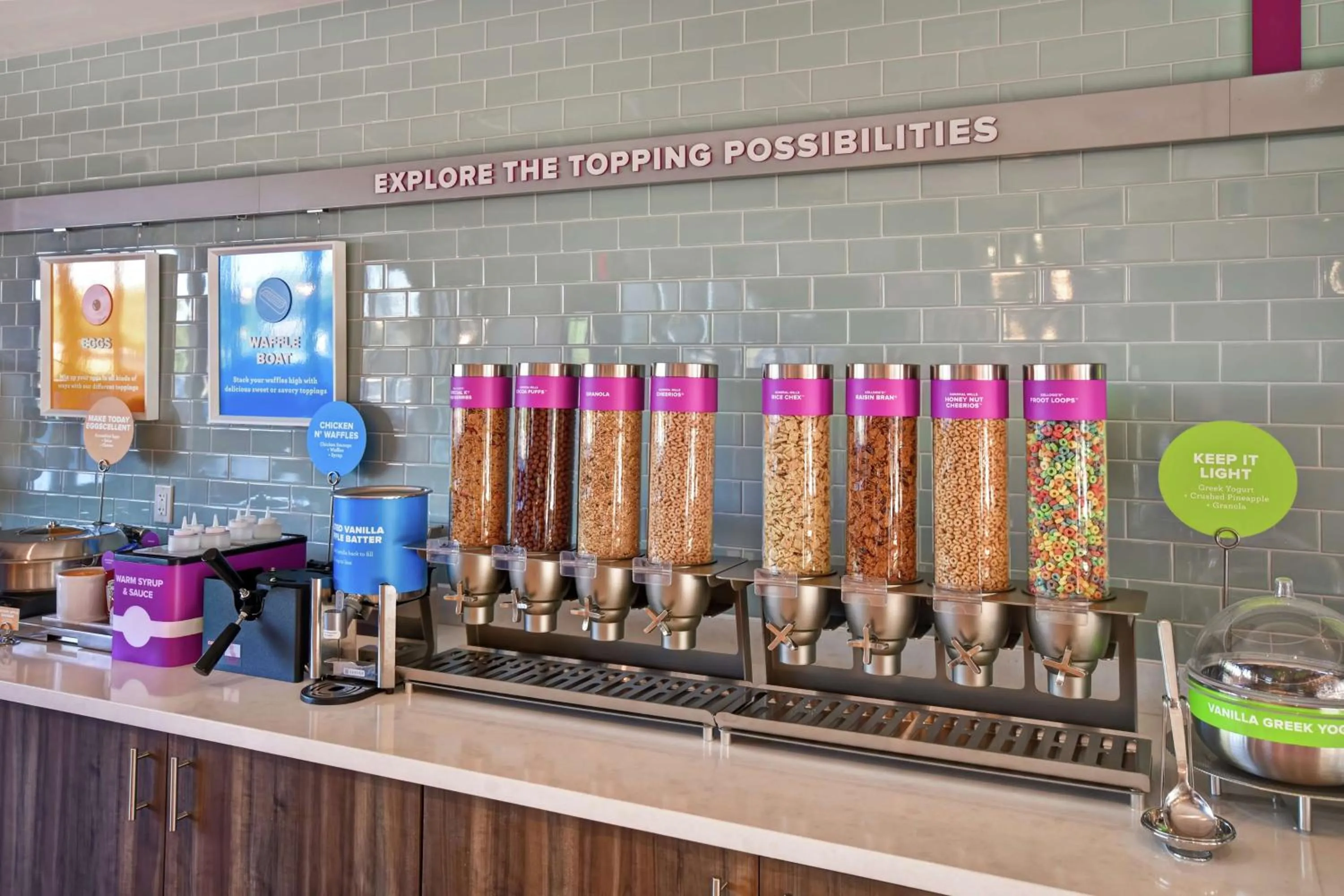 Dining area in Tru By Hilton Louisville Airport