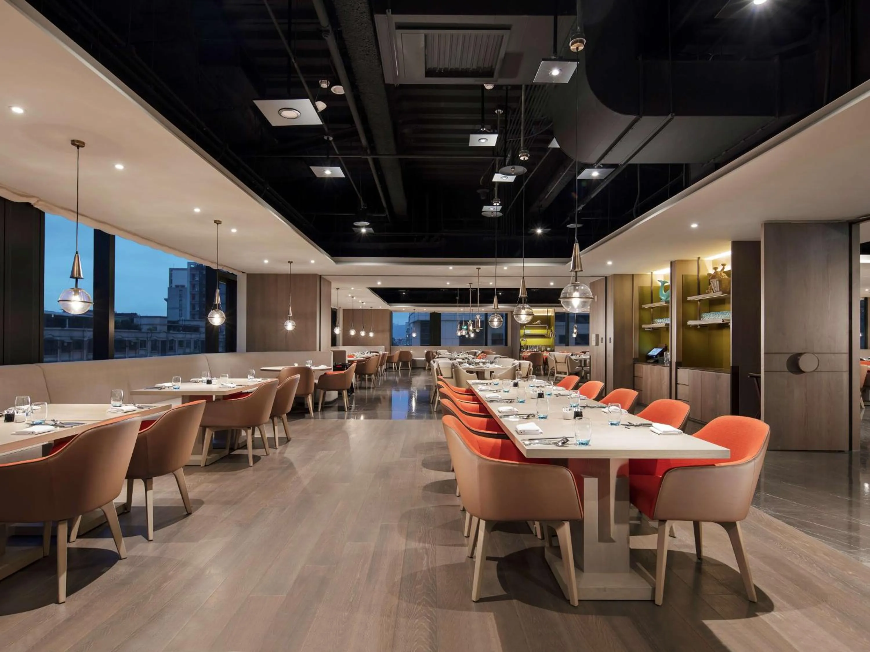 Restaurant/places to eat in Hilton Taipei Sinban
