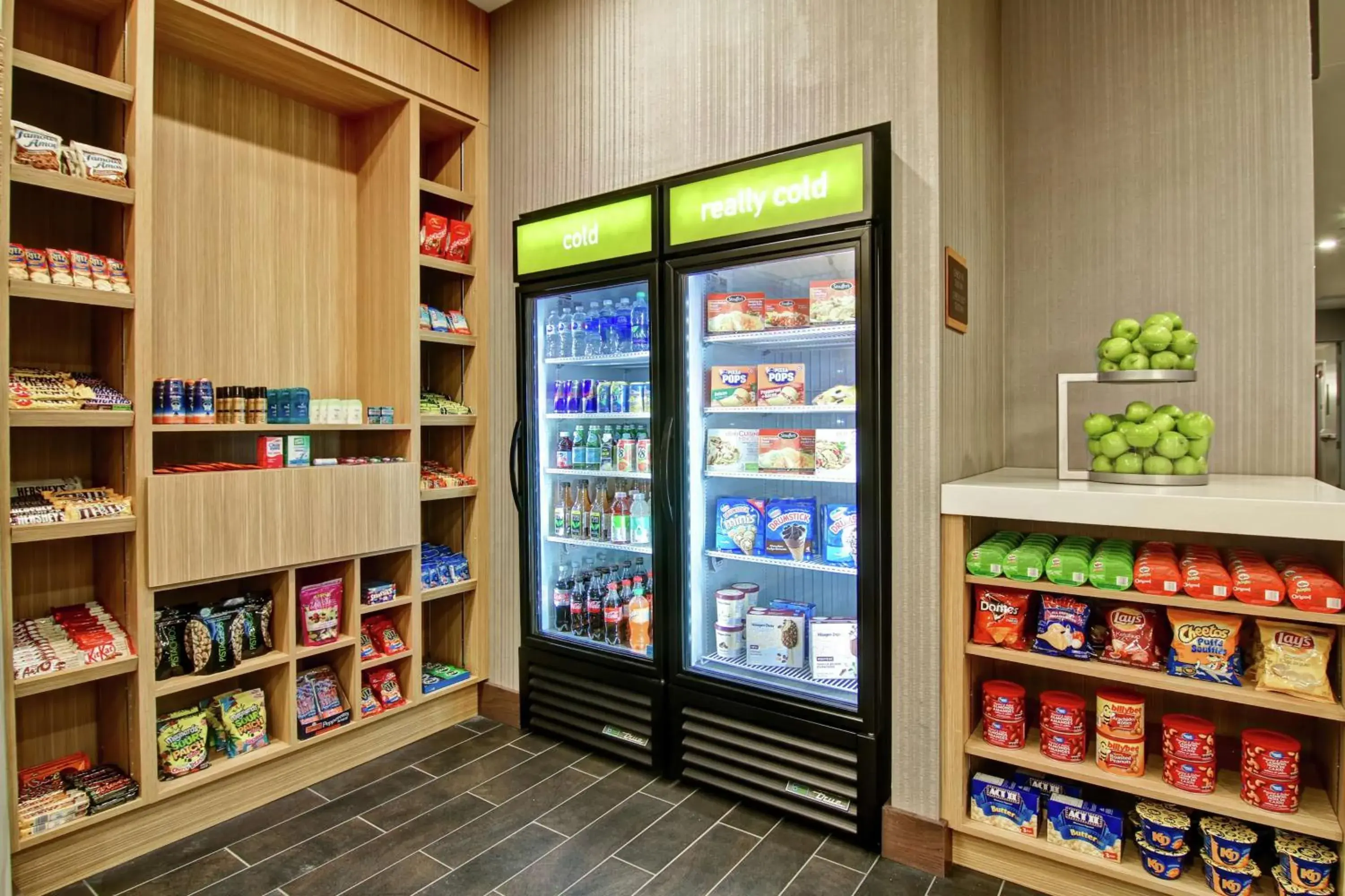 Restaurant/places to eat in Home2 Suites By Hilton Edmonton South Restaurant/places to eat in Home2 Suites By Hilton Edmonton South