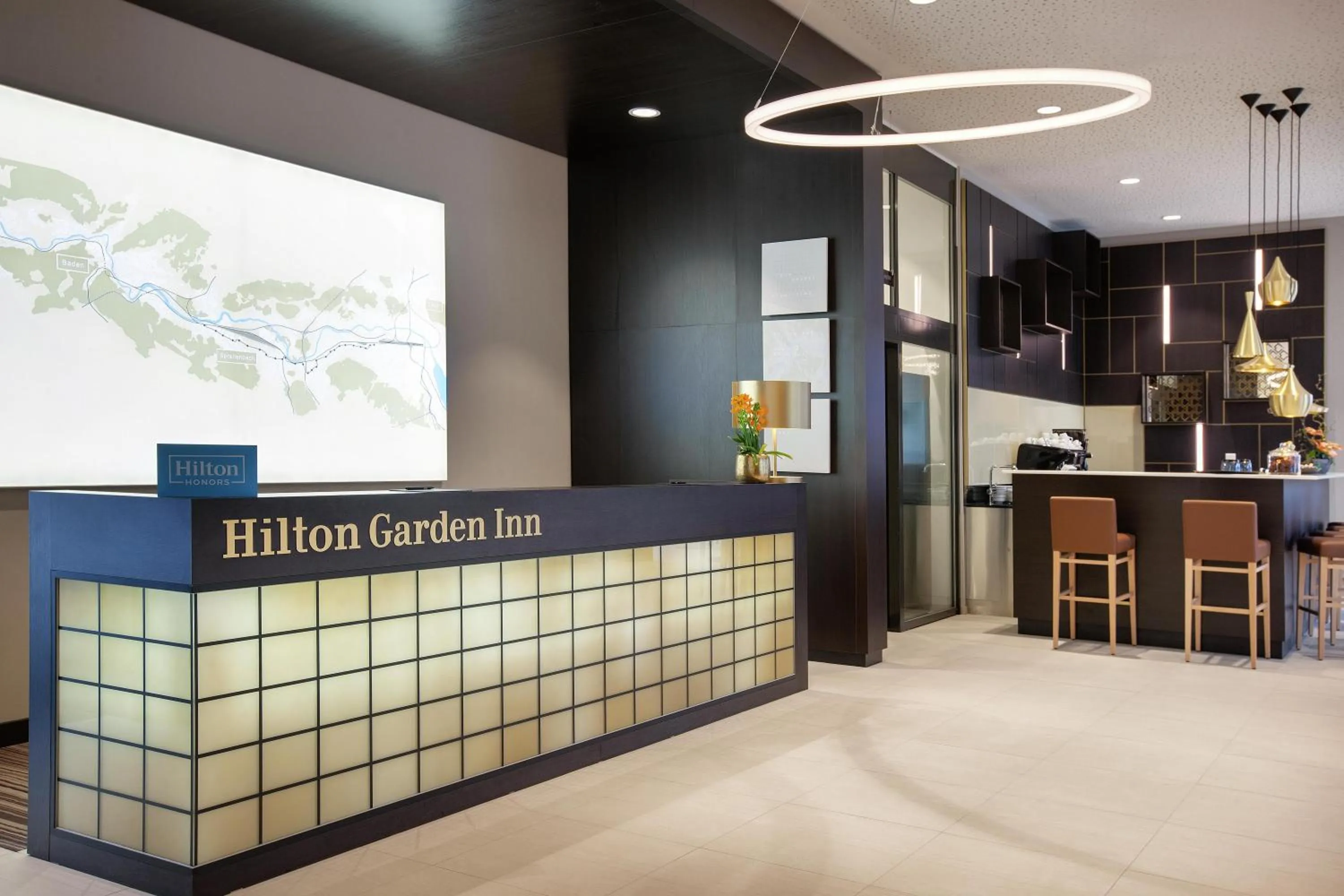 Lobby or reception in Hilton Garden Inn Zurich Limmattal
