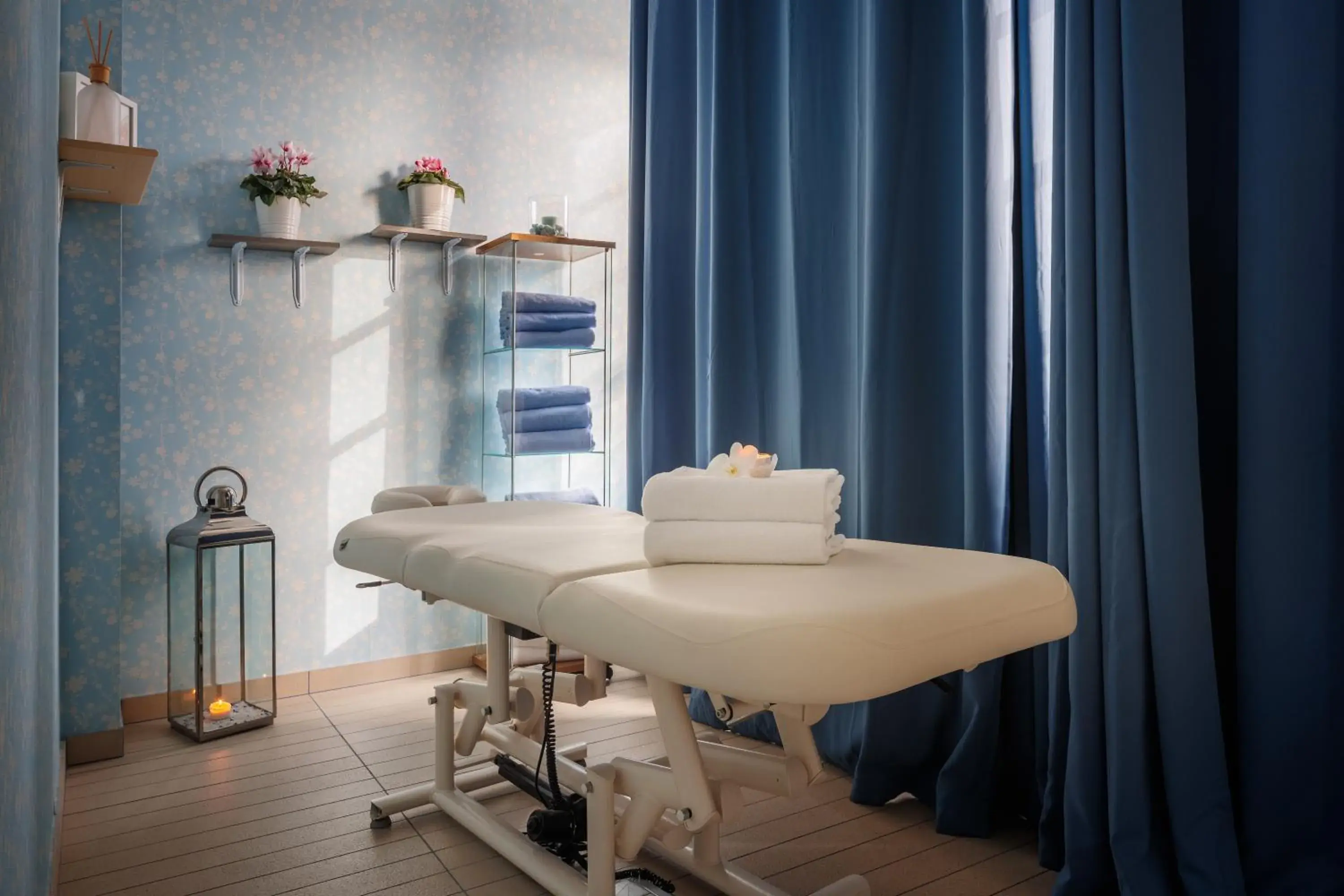 Spa and wellness centre/facilities, Bed in JR Hotels Bari Grande Albergo delle Nazioni Spa and wellness centre/facilities, Bed in JR Hotels Bari Grande Albergo delle Nazioni