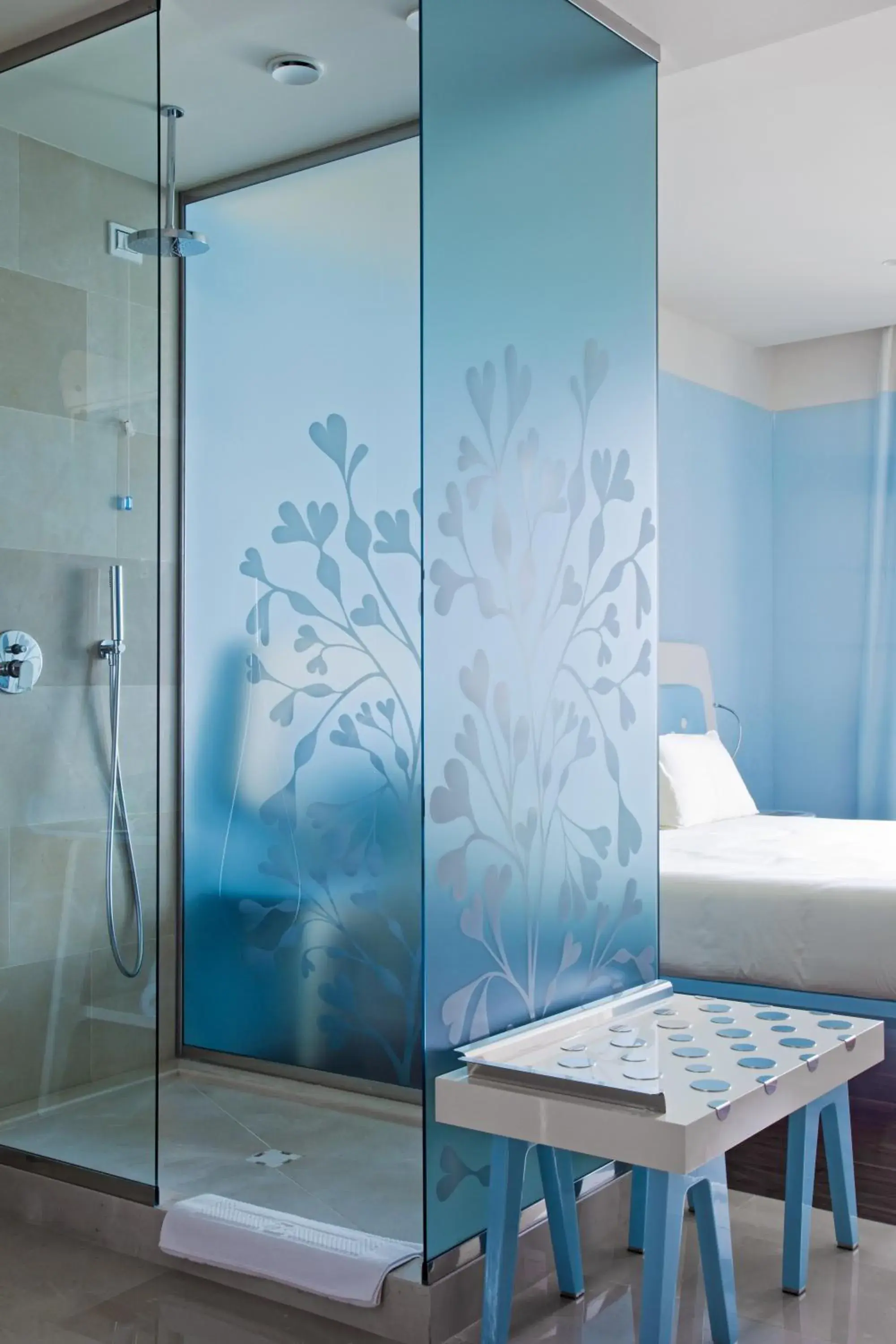 Photo of the whole room, Bed in JR Hotels Bari Grande Albergo delle Nazioni Photo of the whole room, Bed in JR Hotels Bari Grande Albergo delle Nazioni