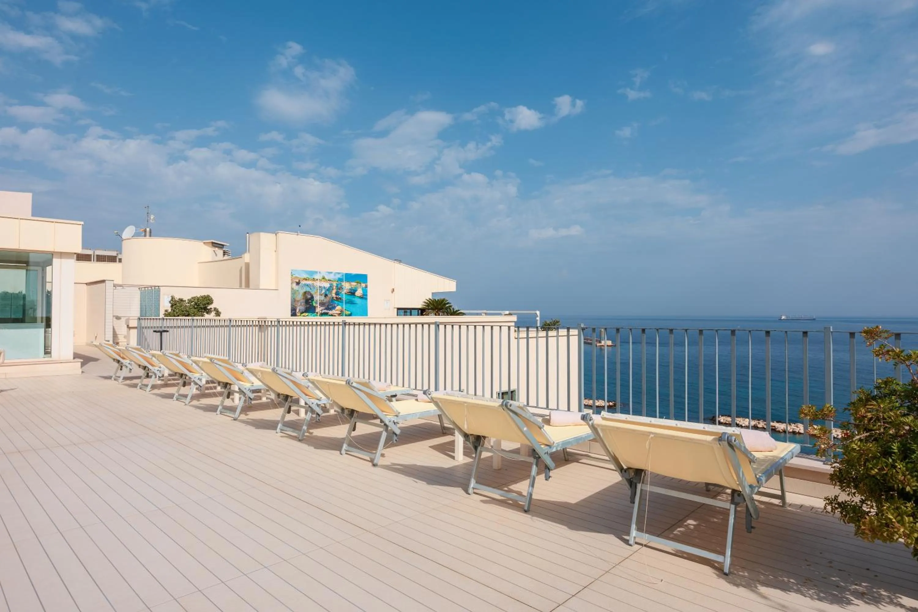 Swimming pool in JR Hotels Bari Grande Albergo delle Nazioni