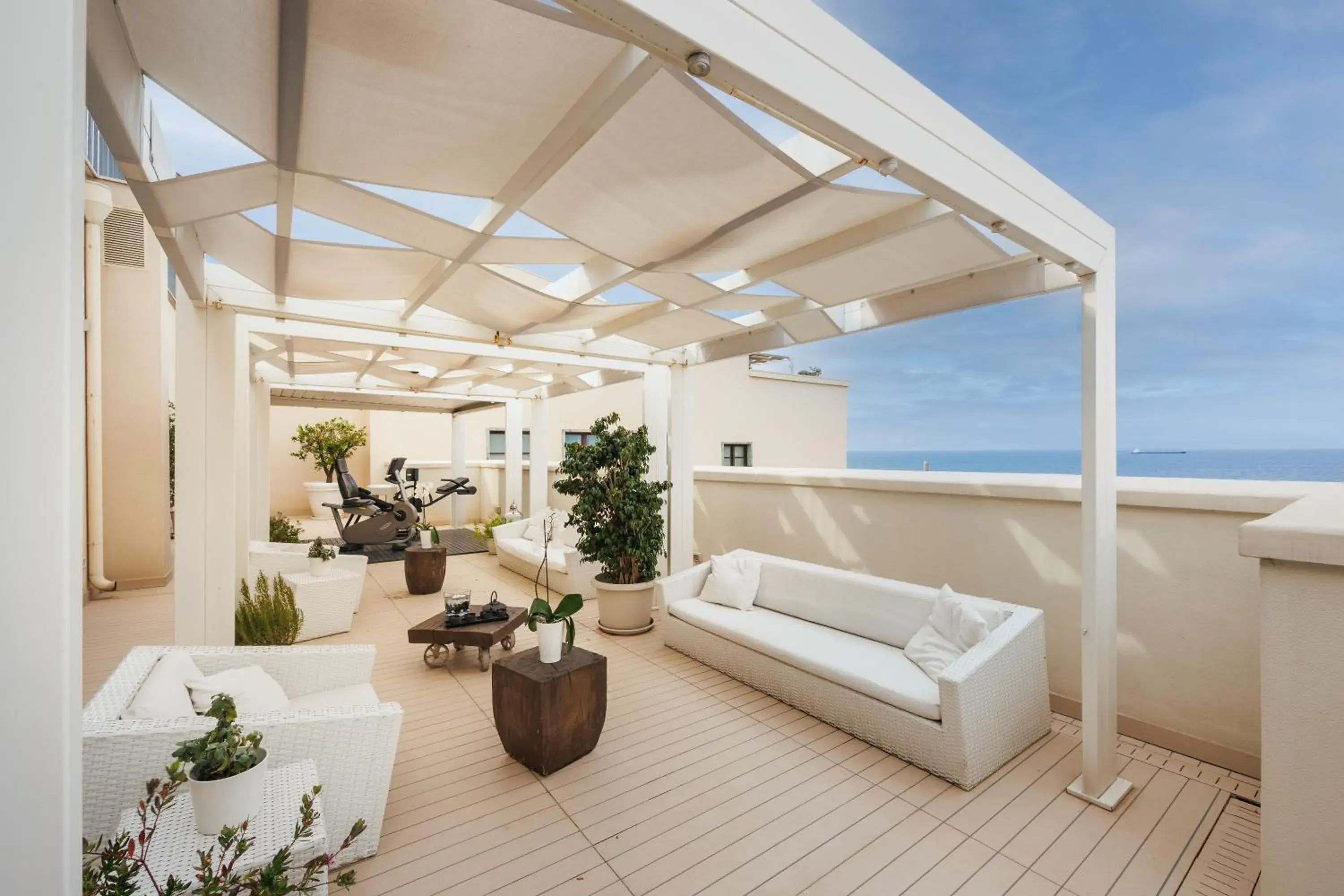 Fitness centre/facilities in JR Hotels Bari Grande Albergo delle Nazioni Fitness centre/facilities in JR Hotels Bari Grande Albergo delle Nazioni