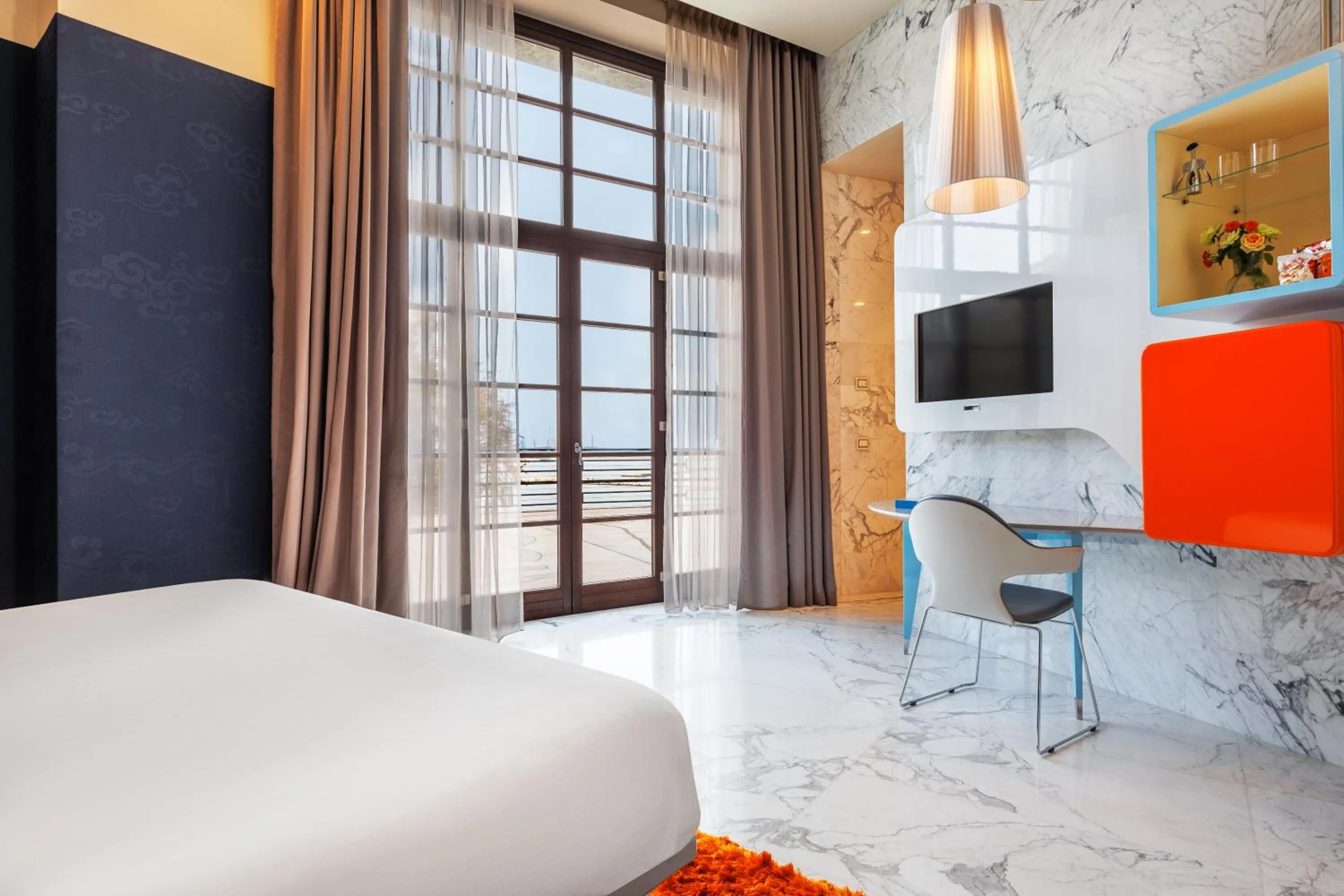 Bed in JR Hotels Bari Grande Albergo delle Nazioni