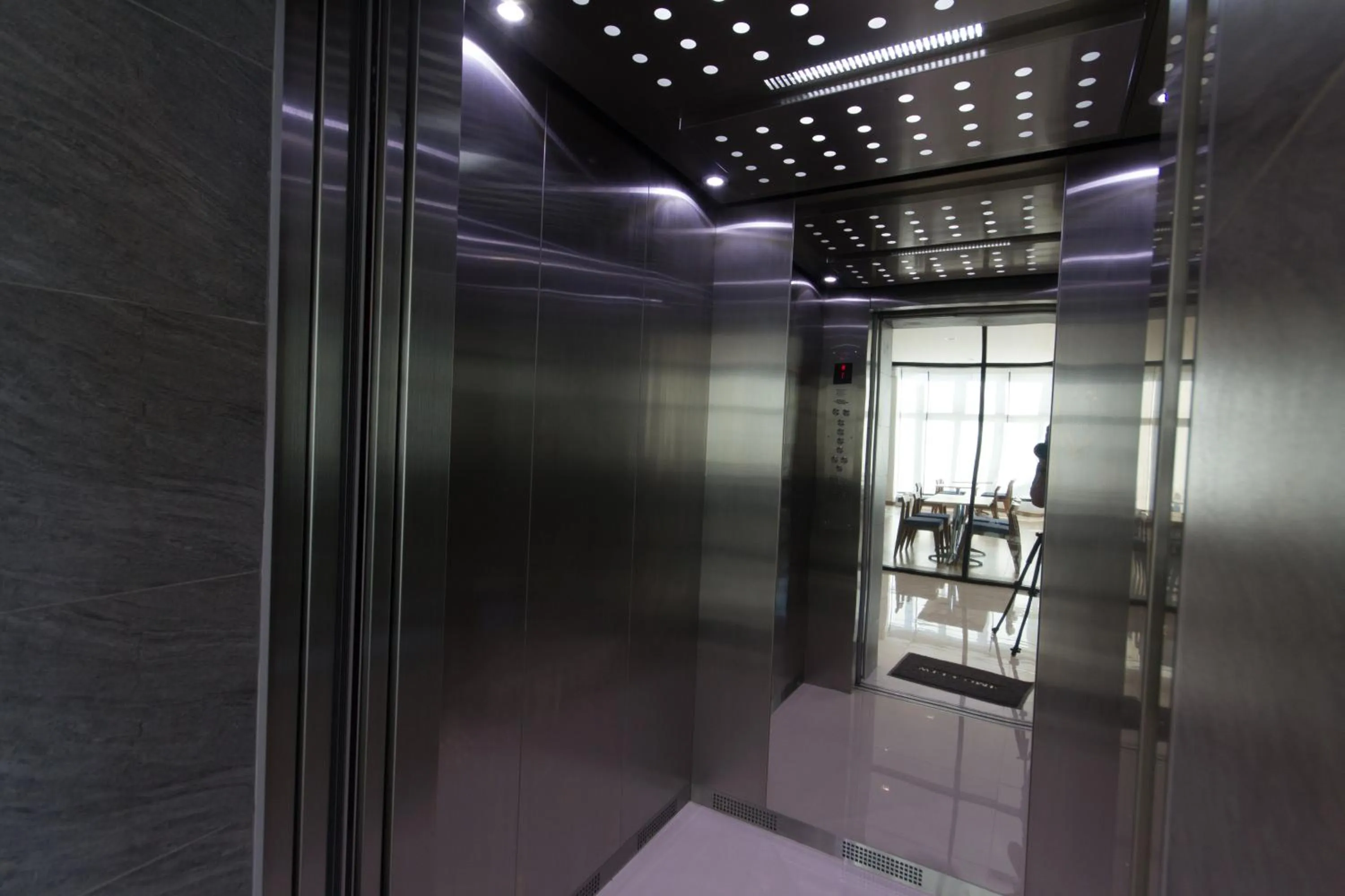 elevator in Donchan Grand Hotel