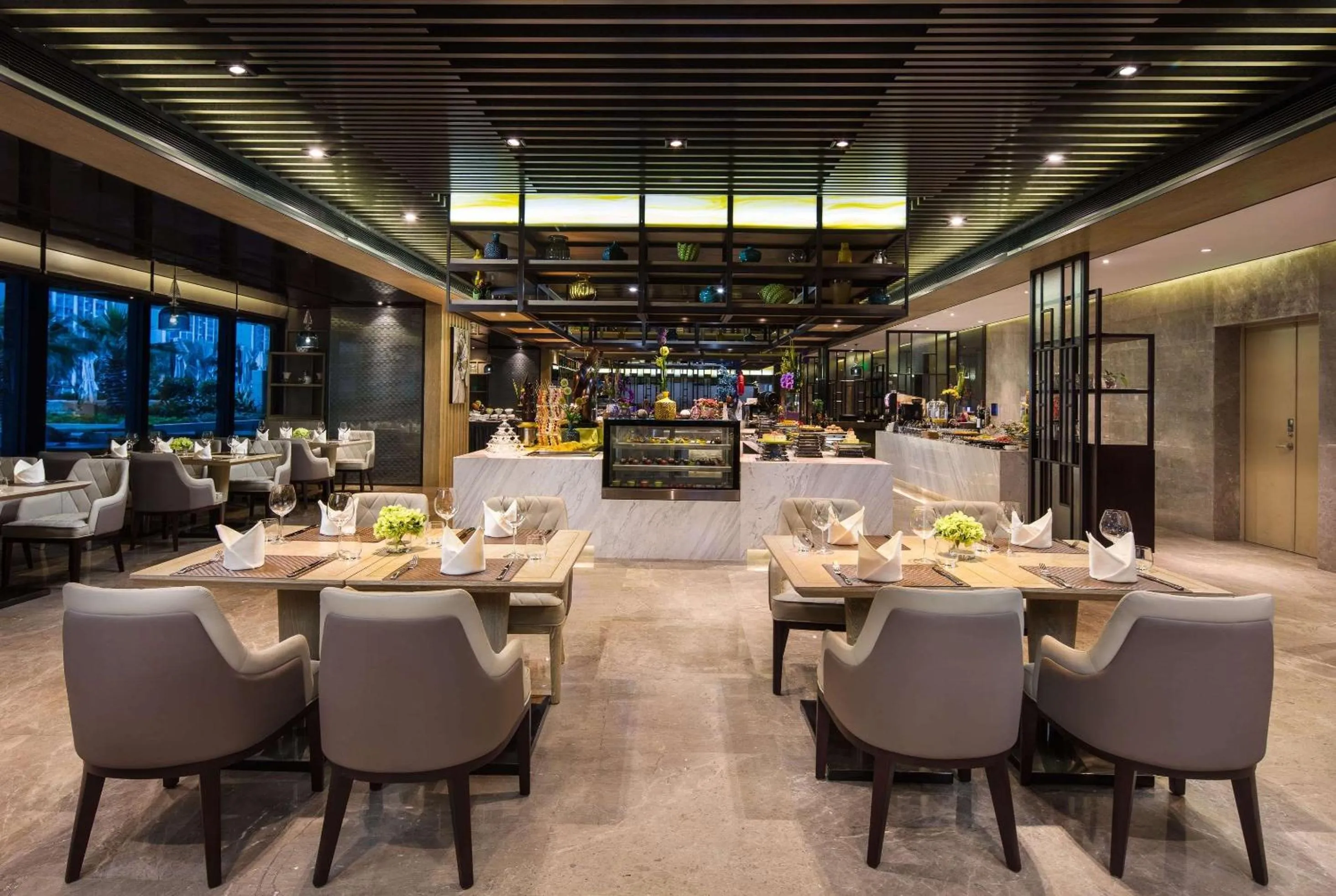 Restaurant/places to eat in Wyndham Grand Maoming